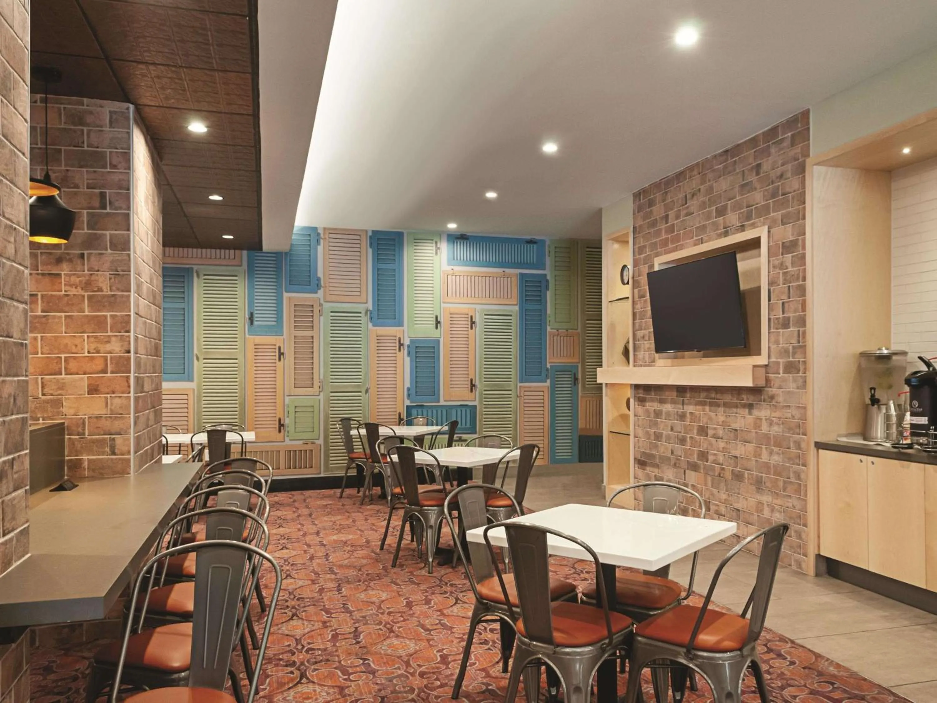 Restaurant/places to eat in La Quinta by Wyndham New Orleans Downtown