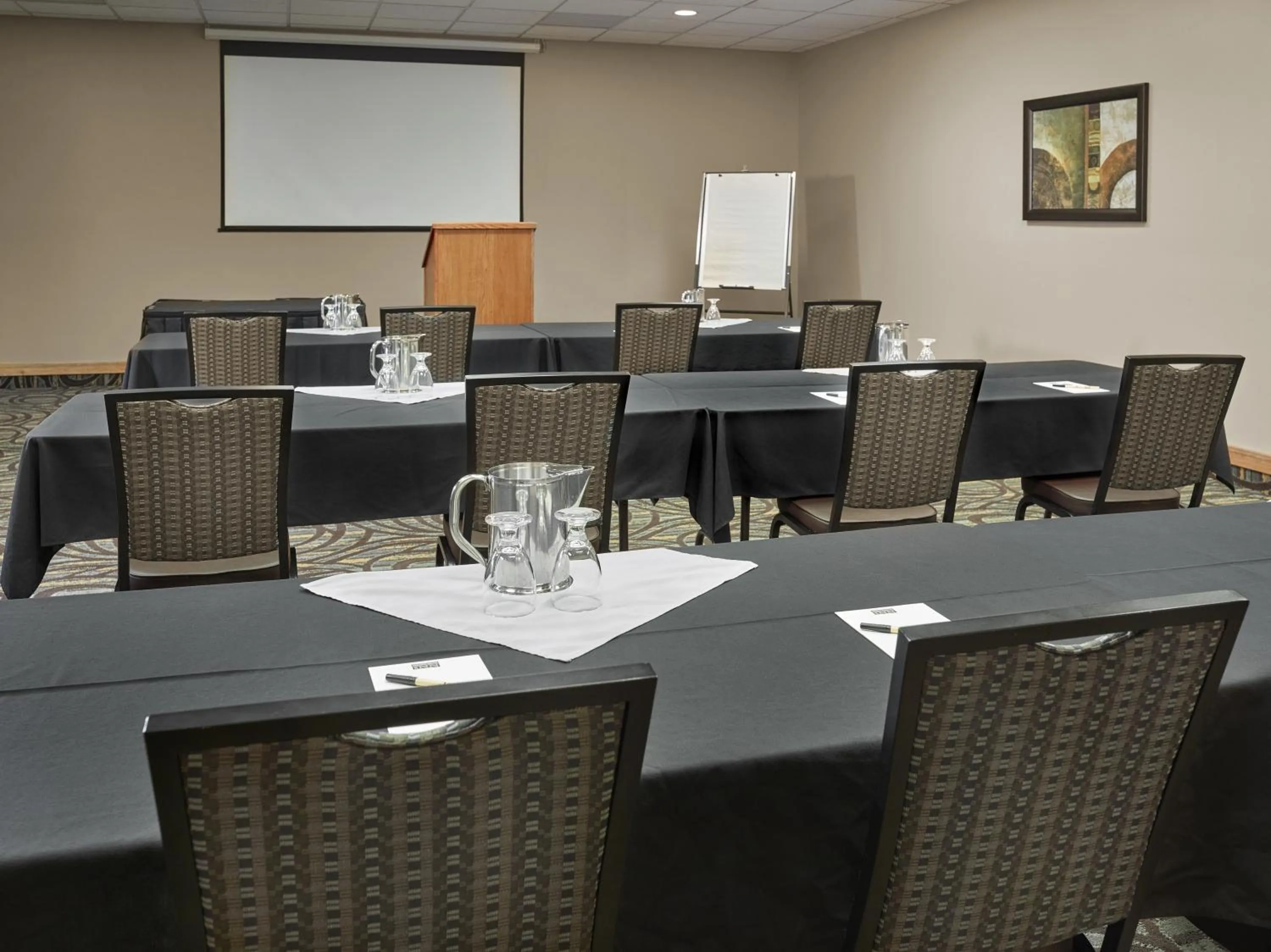 Banquet/Function facilities in Neighbourhood Inn Hotels in Bonnyville