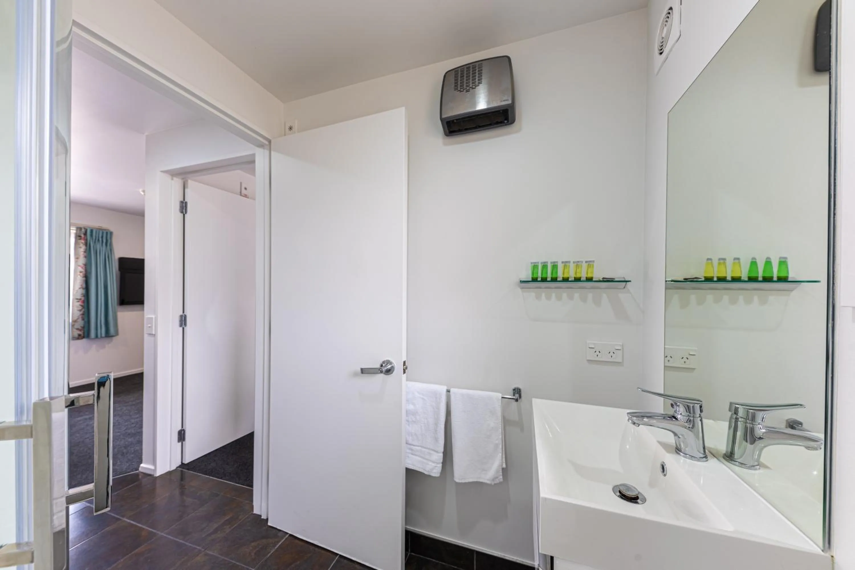 Shower in 315 Motel Riccarton