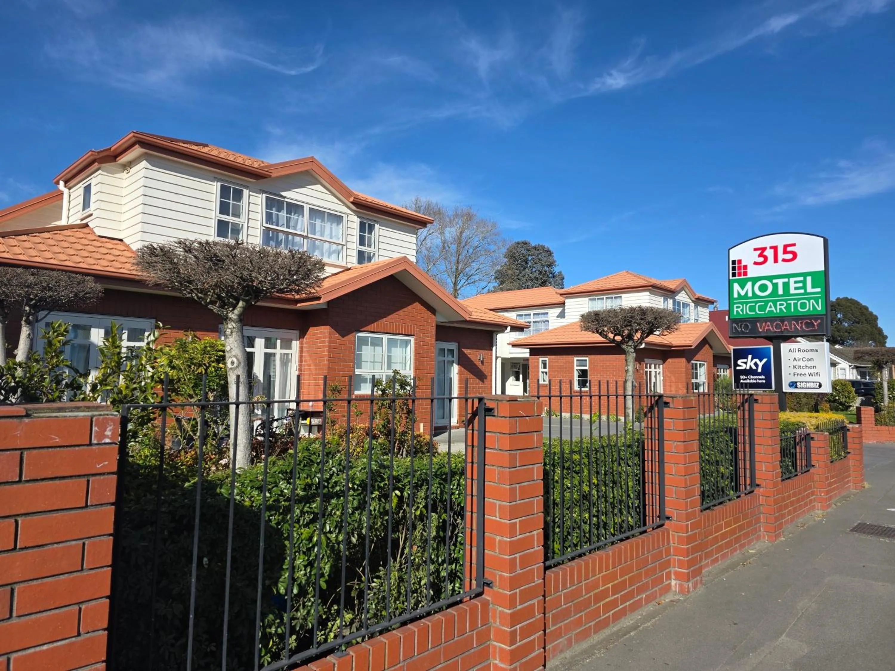 Property logo or sign in 315 Motel Riccarton