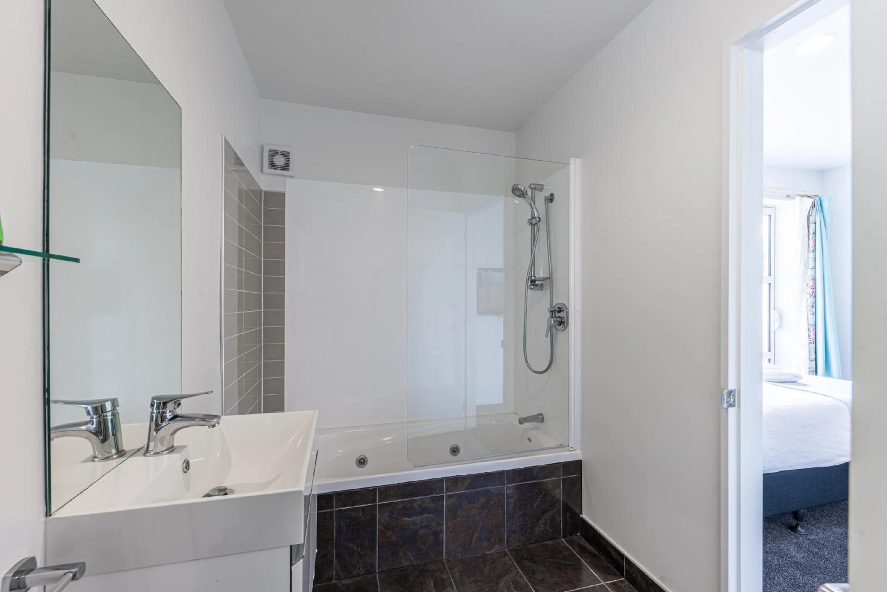 Shower in 315 Motel Riccarton