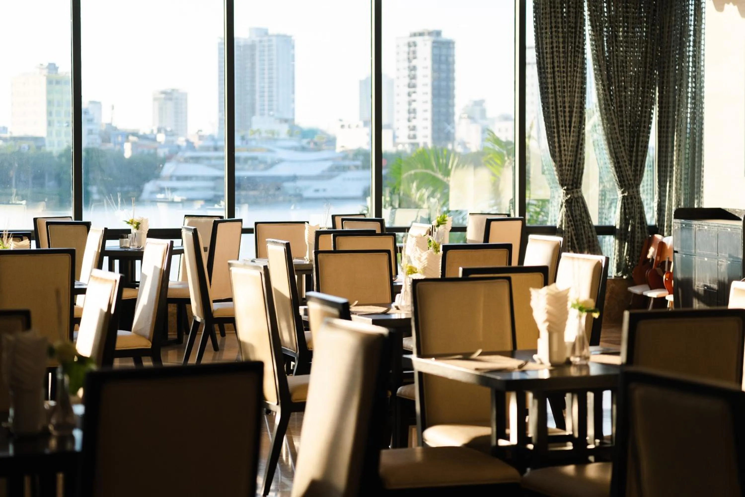 Restaurant/places to eat in Brilliant Hotel - Afternoon Tea Inclusive