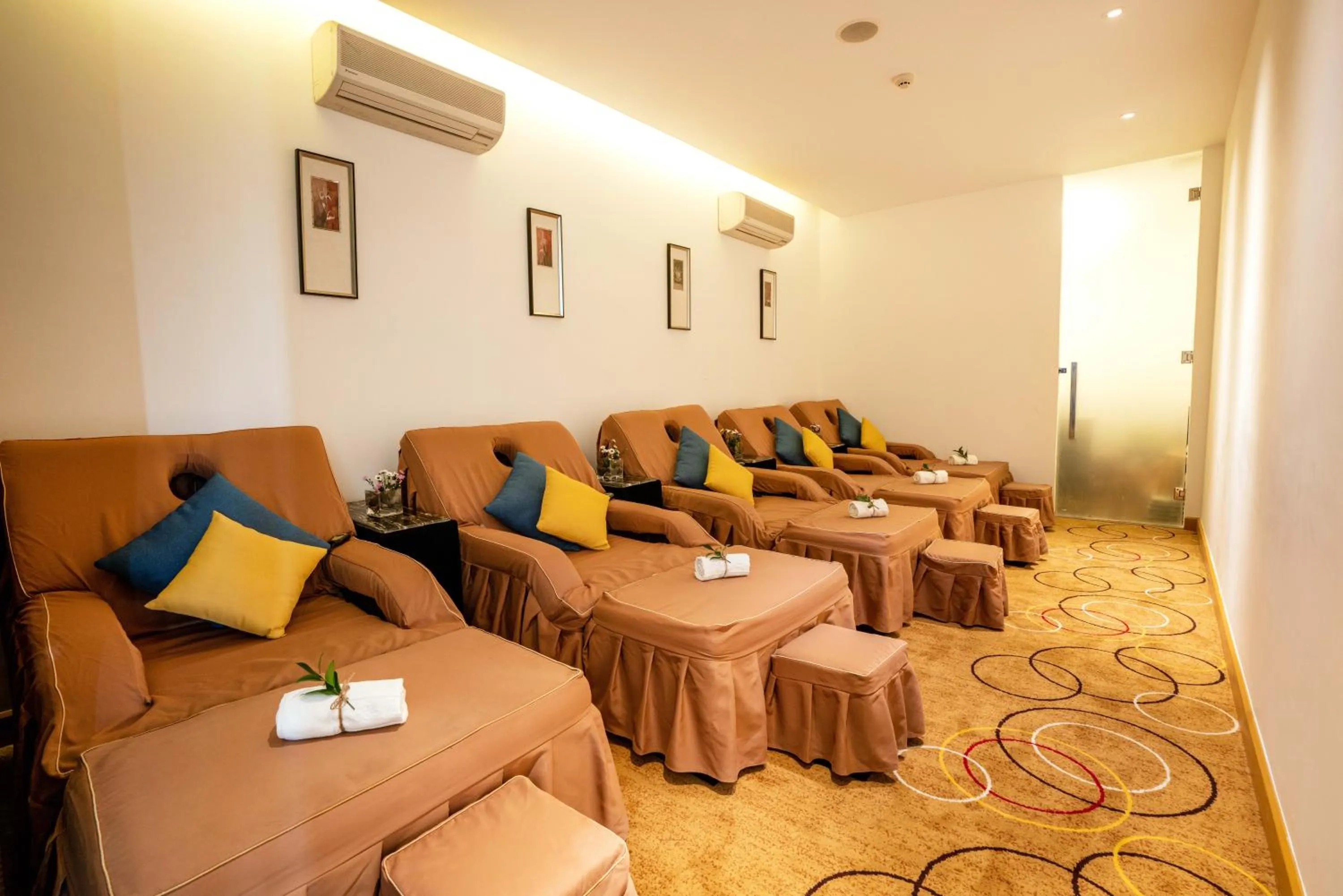 Massage in Brilliant Hotel - Afternoon Tea Inclusive