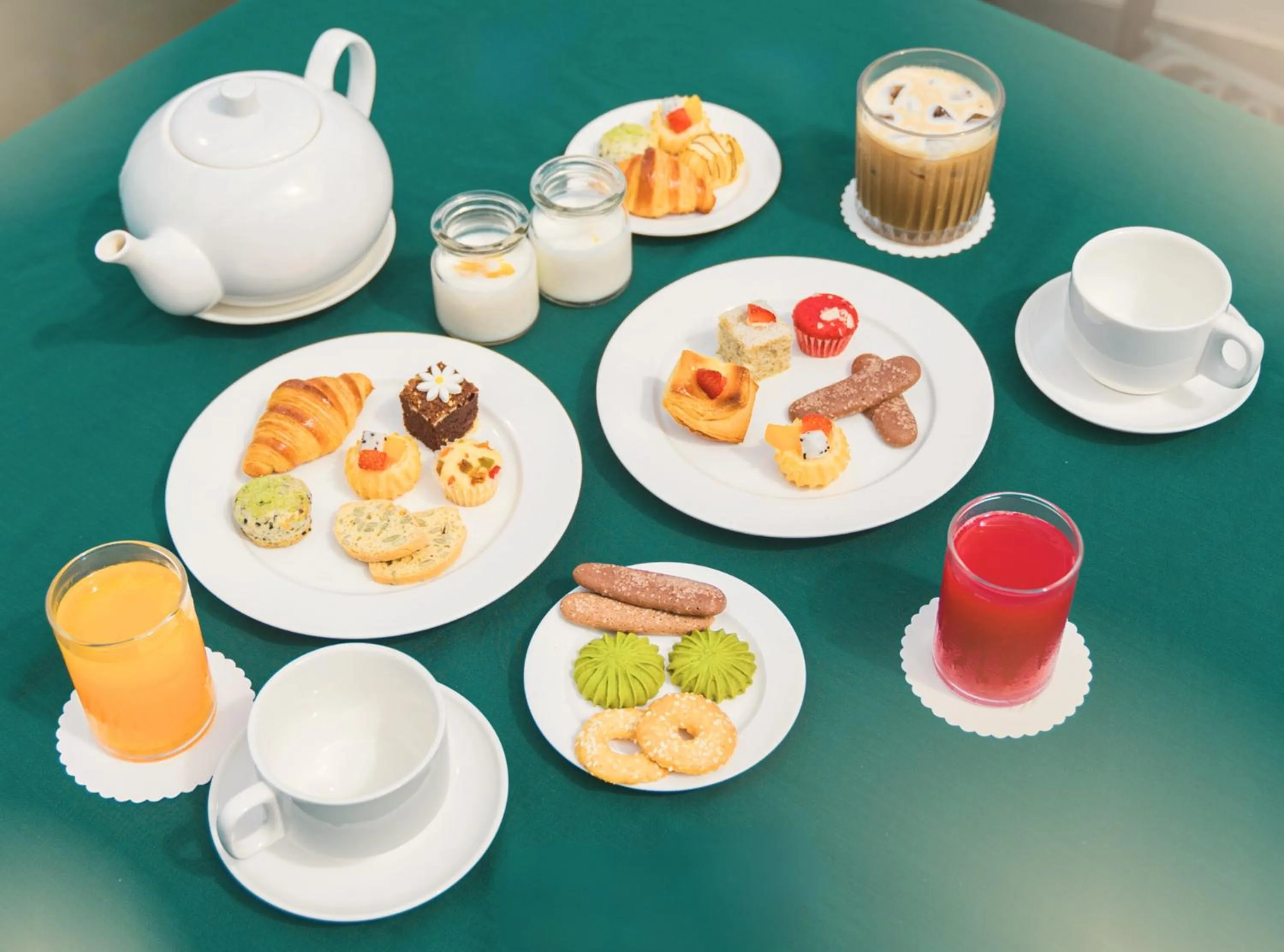 Food and drinks in Brilliant Hotel - Afternoon Tea Inclusive