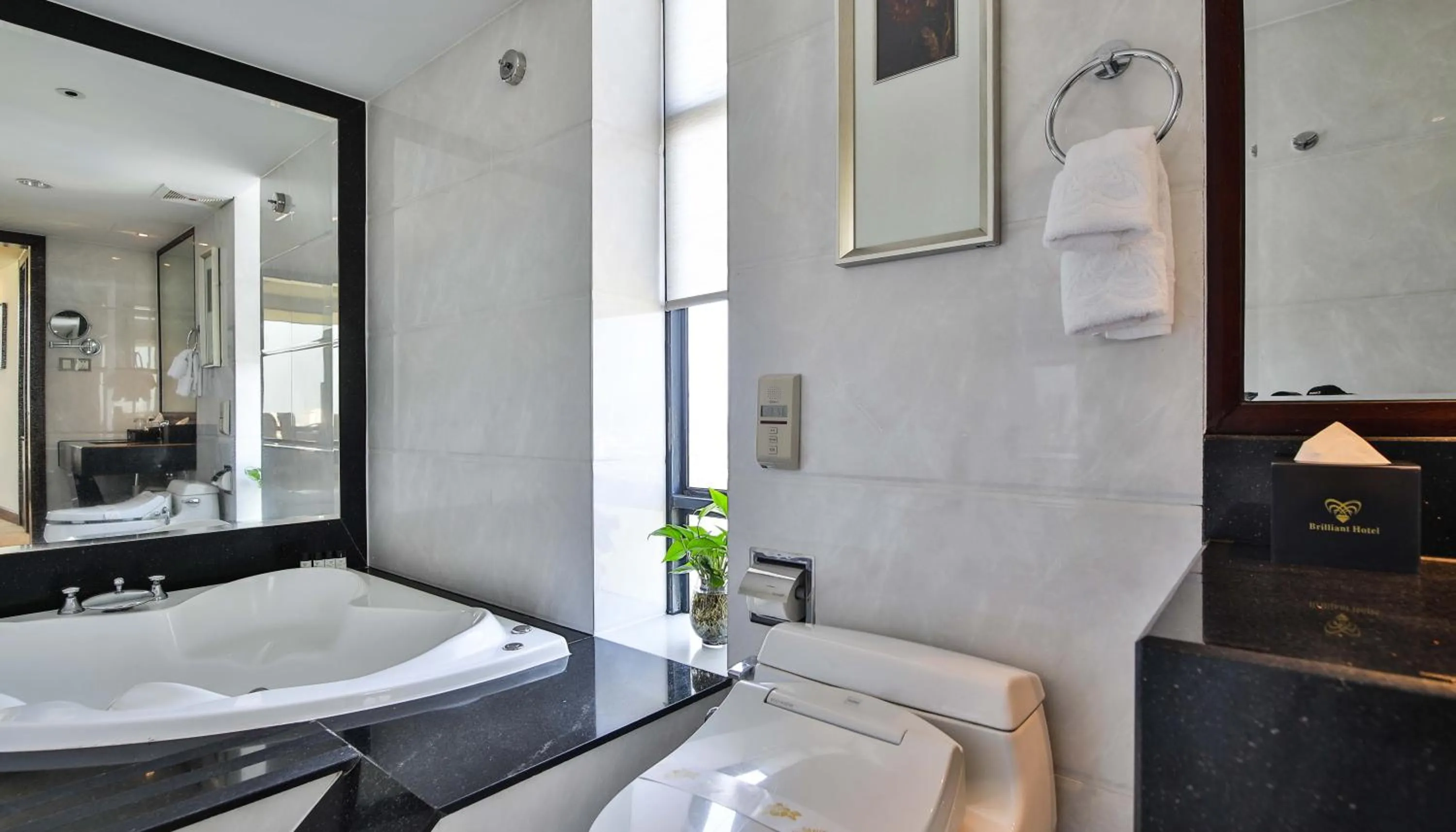 Bathroom in Brilliant Hotel - Afternoon Tea Inclusive