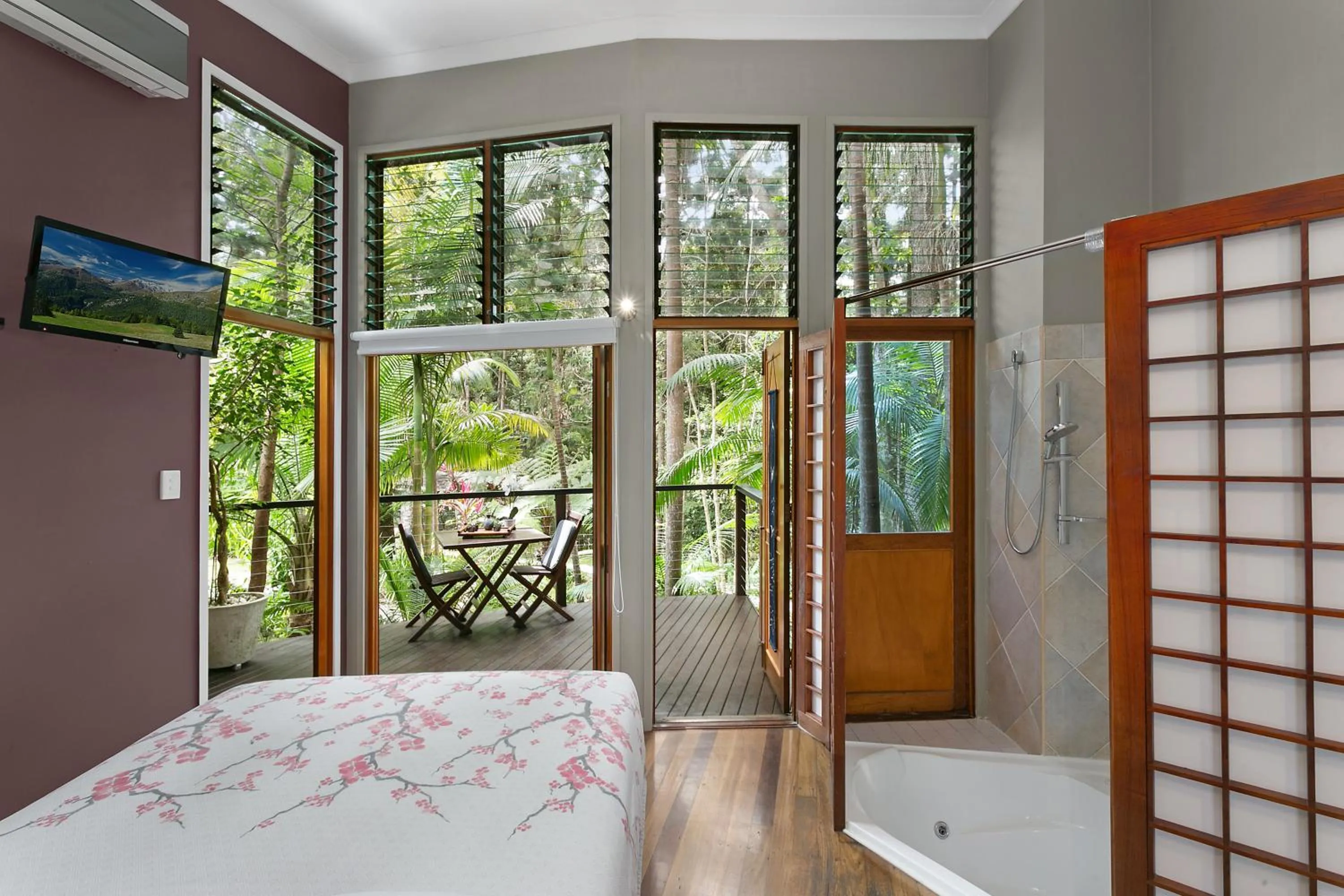 Day, Bed in Azabu Retreat