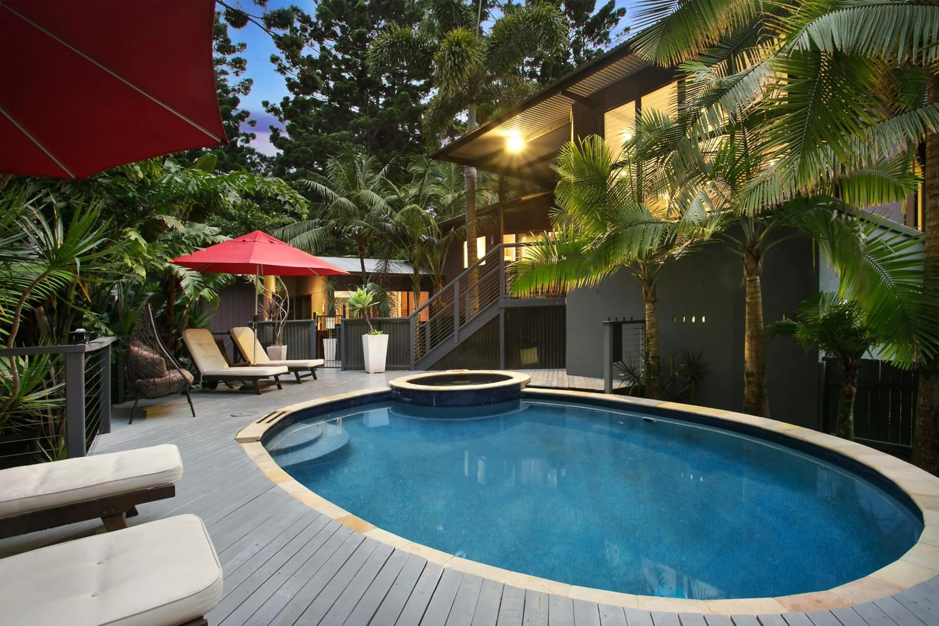 Swimming pool in Azabu Retreat