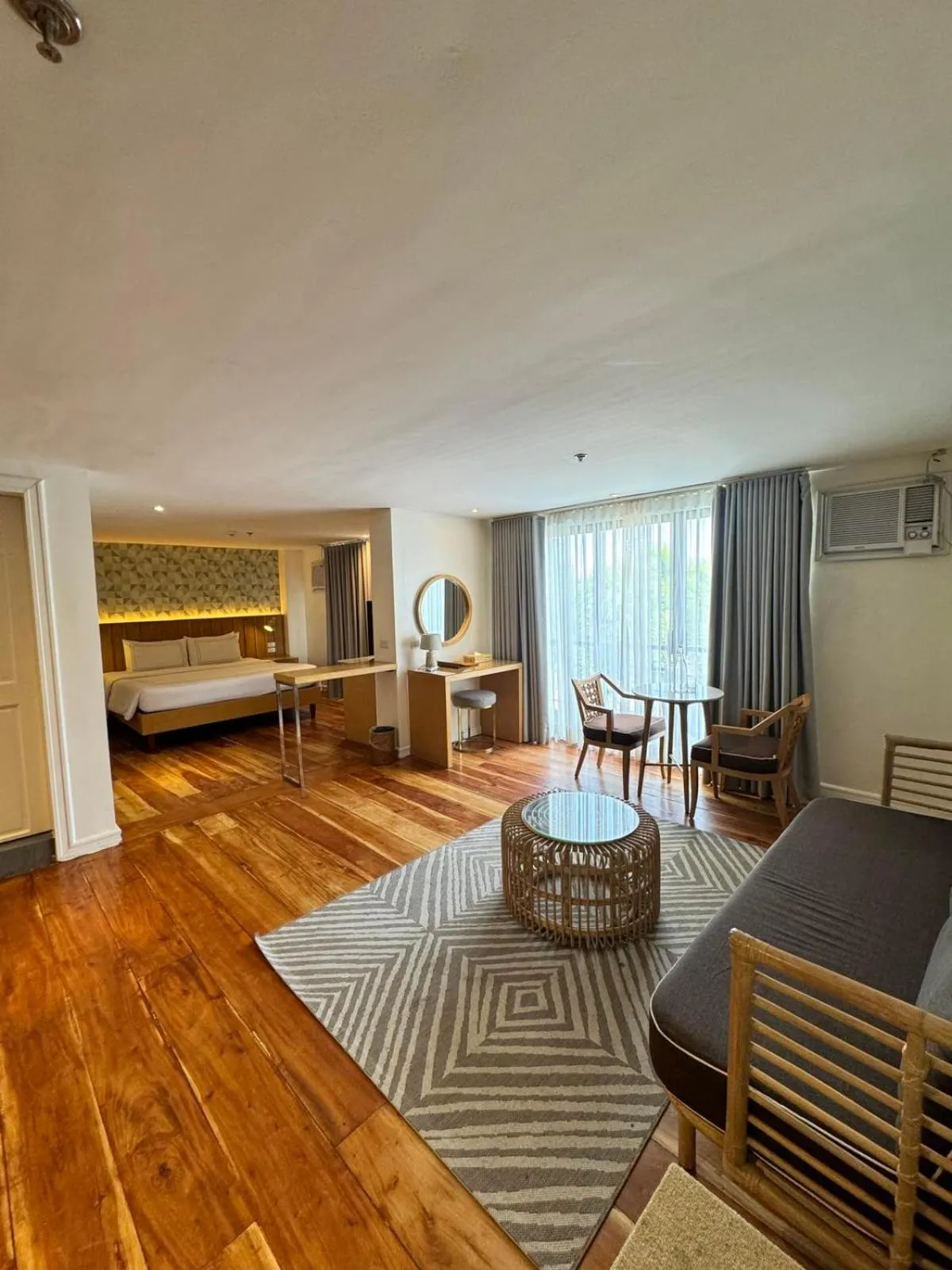 Bed in Sugarland Hotel