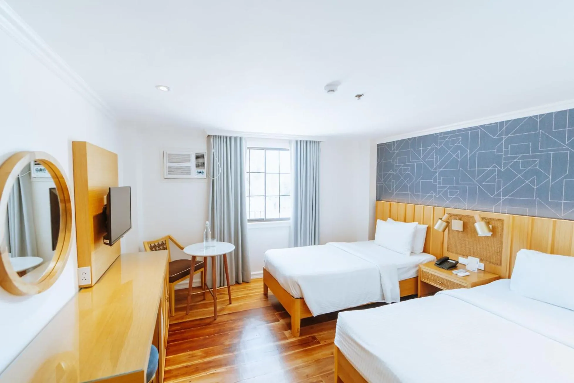 Bed in Sugarland Hotel