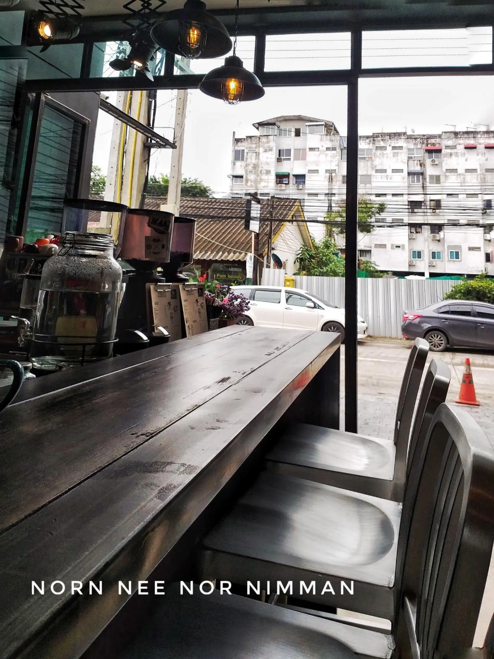 Restaurant/places to eat in Norn Nee Nor