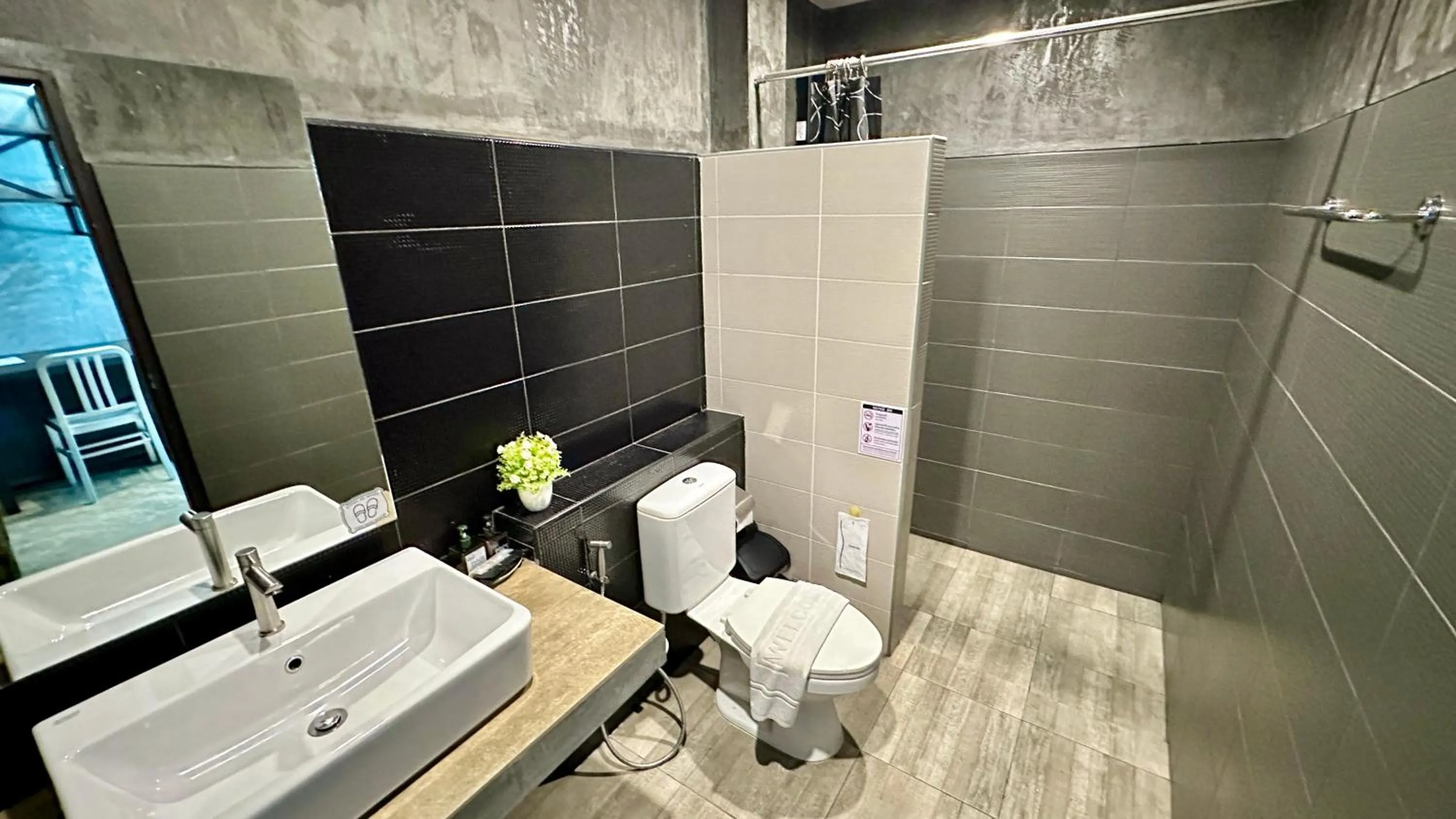 Toilet in Norn Nee Nor