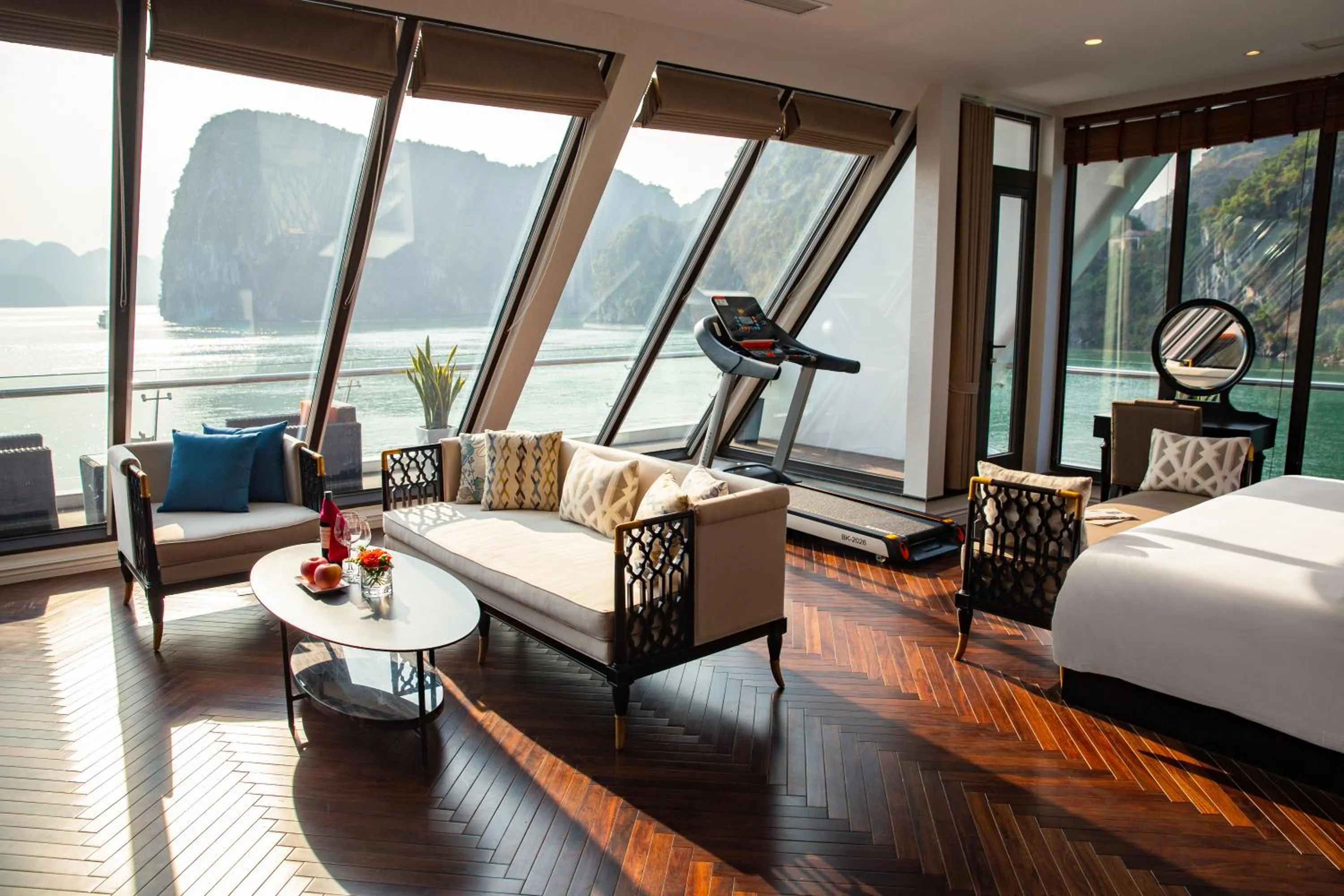 Living room, Bed in Stellar of the Seas Cruise