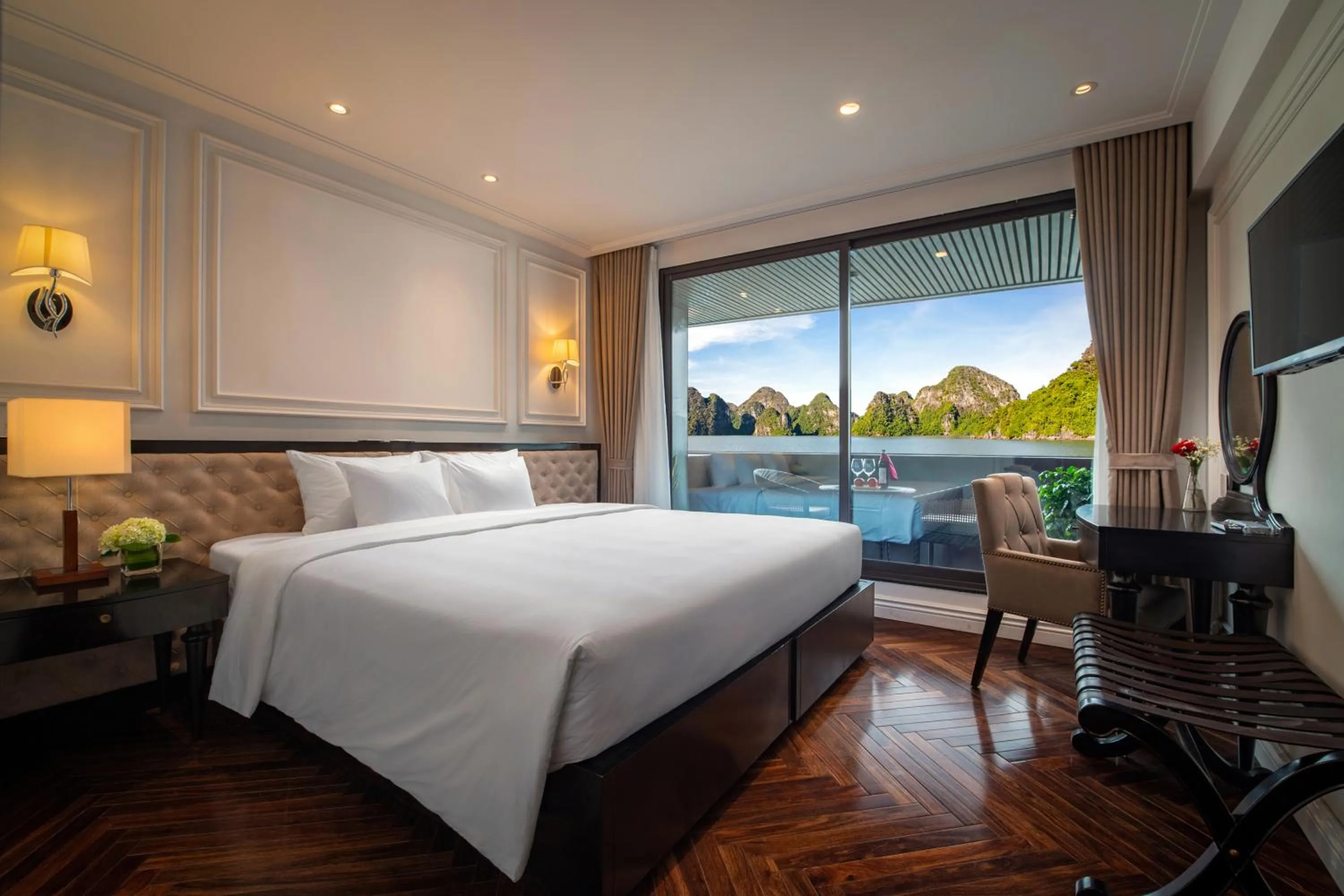 Bed in Stellar of the Seas Cruise