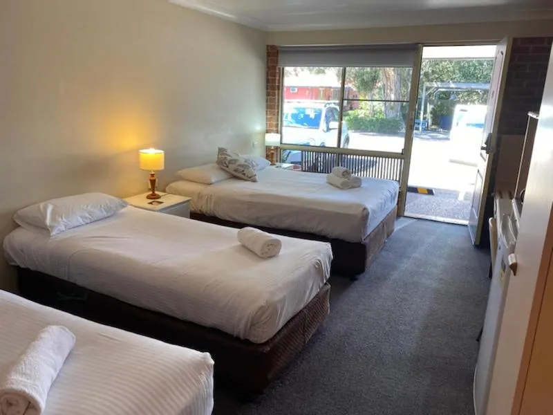 Bedroom, Bed in Lake Macquarie Motor Inn