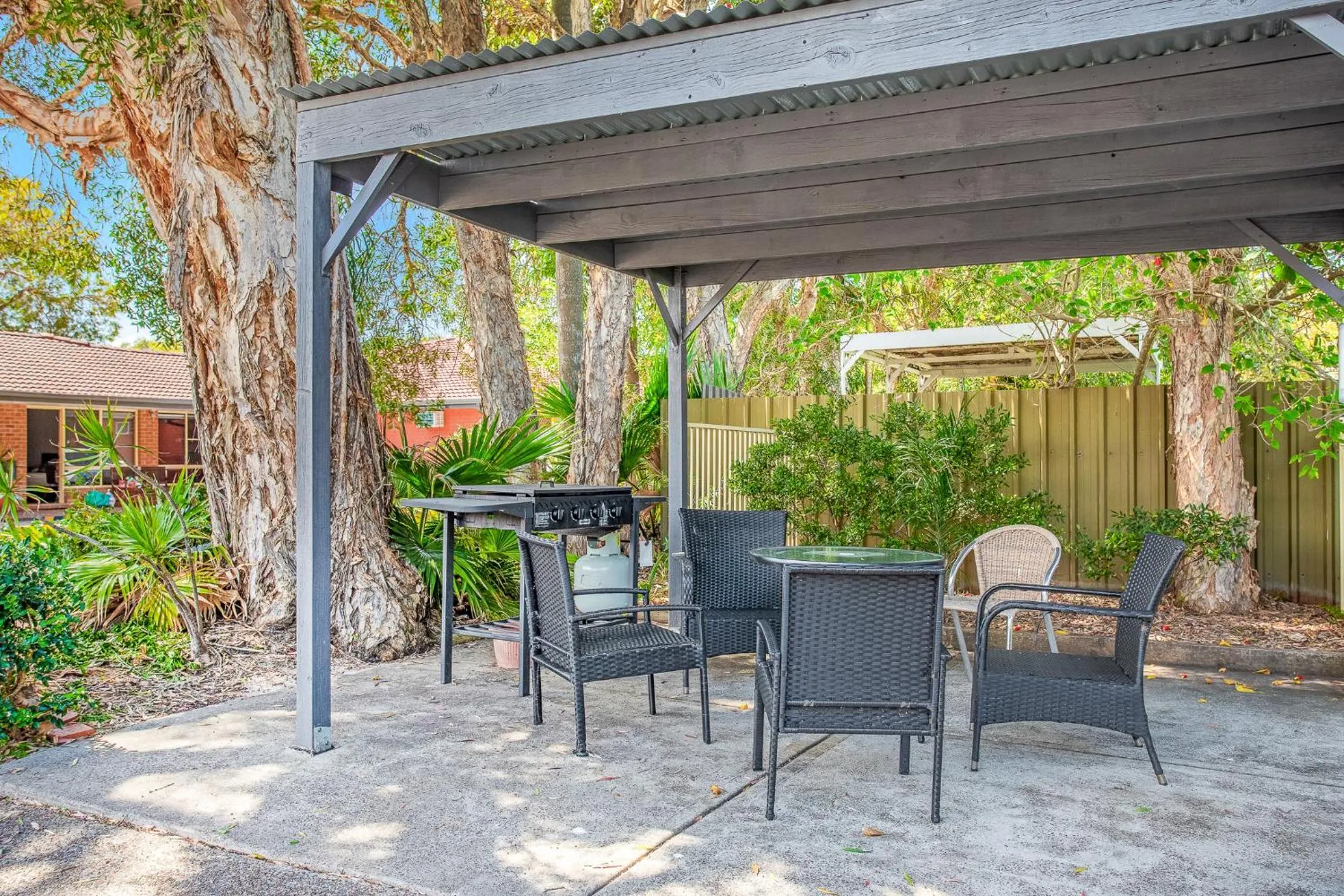 BBQ facilities in Lake Macquarie Motor Inn