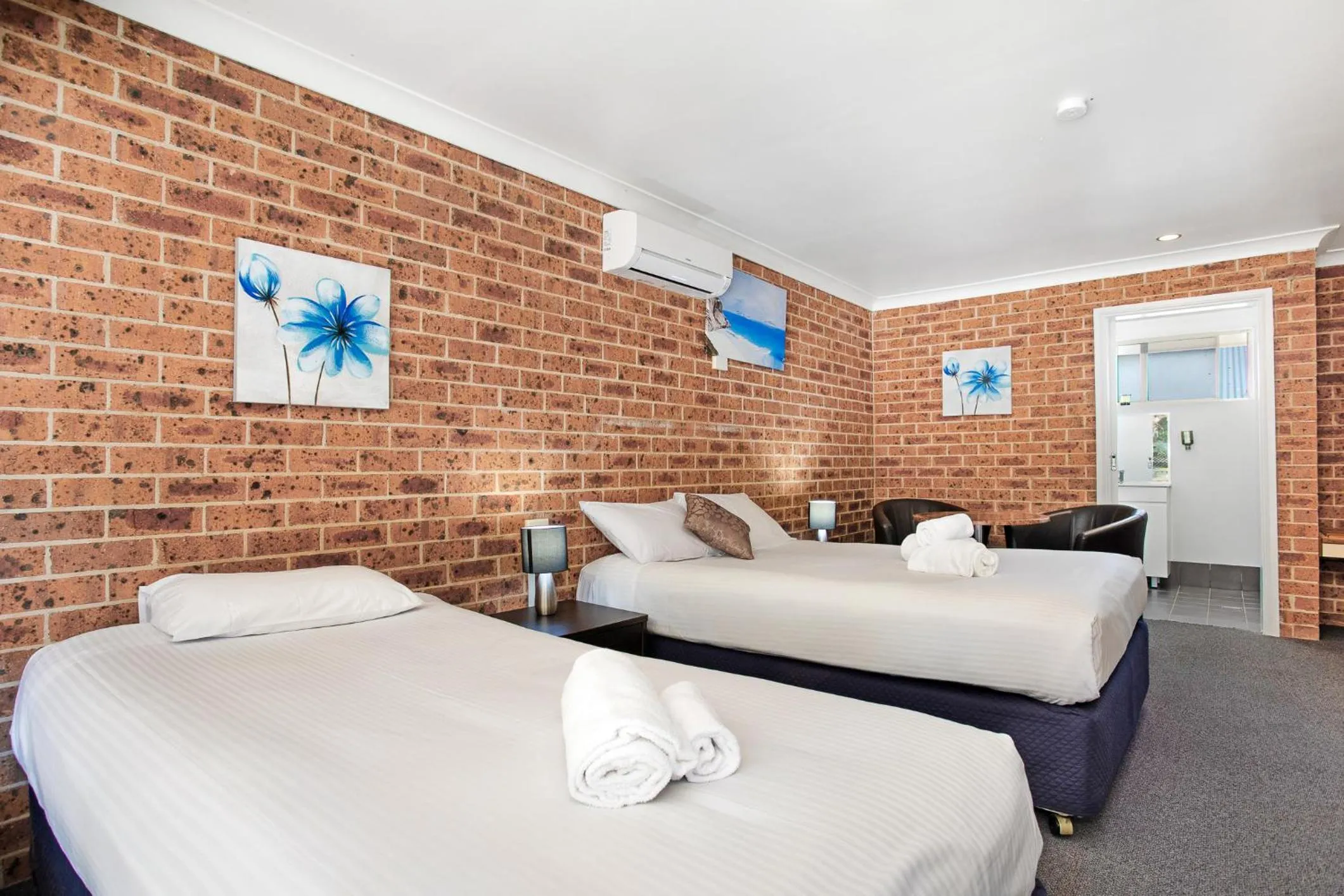 acessibility, Bed in Lake Macquarie Motor Inn