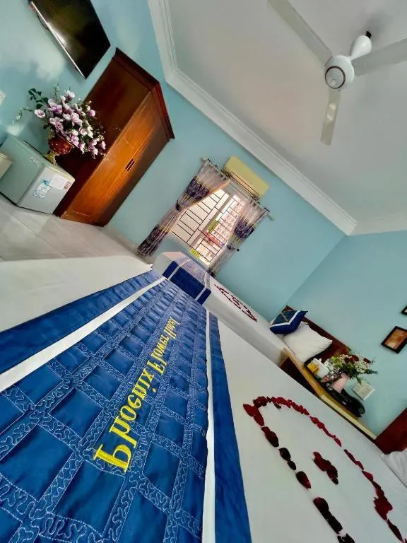 Bed in Phoenix Flower Hotel