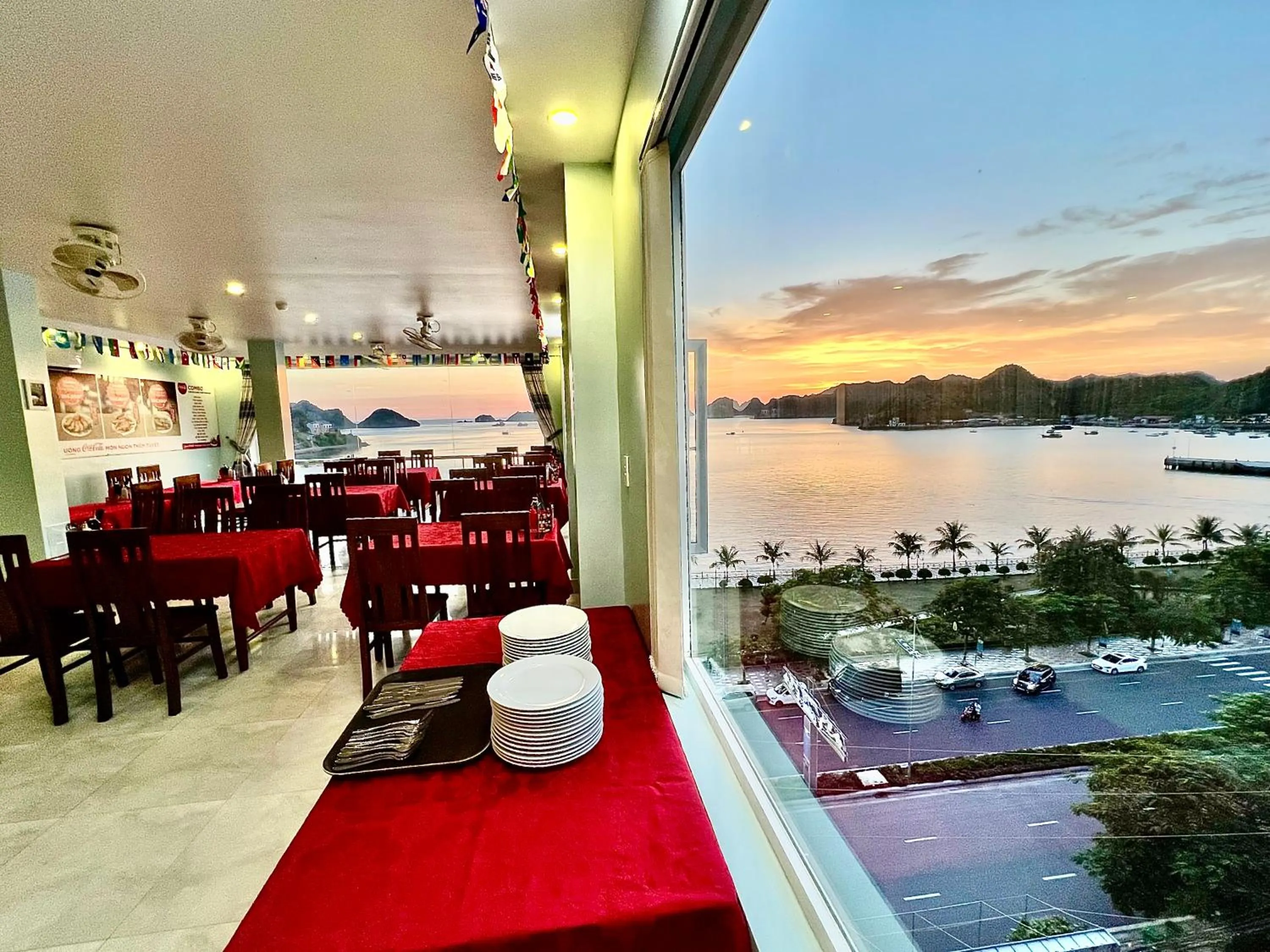 Restaurant/places to eat in Phoenix Flower Hotel