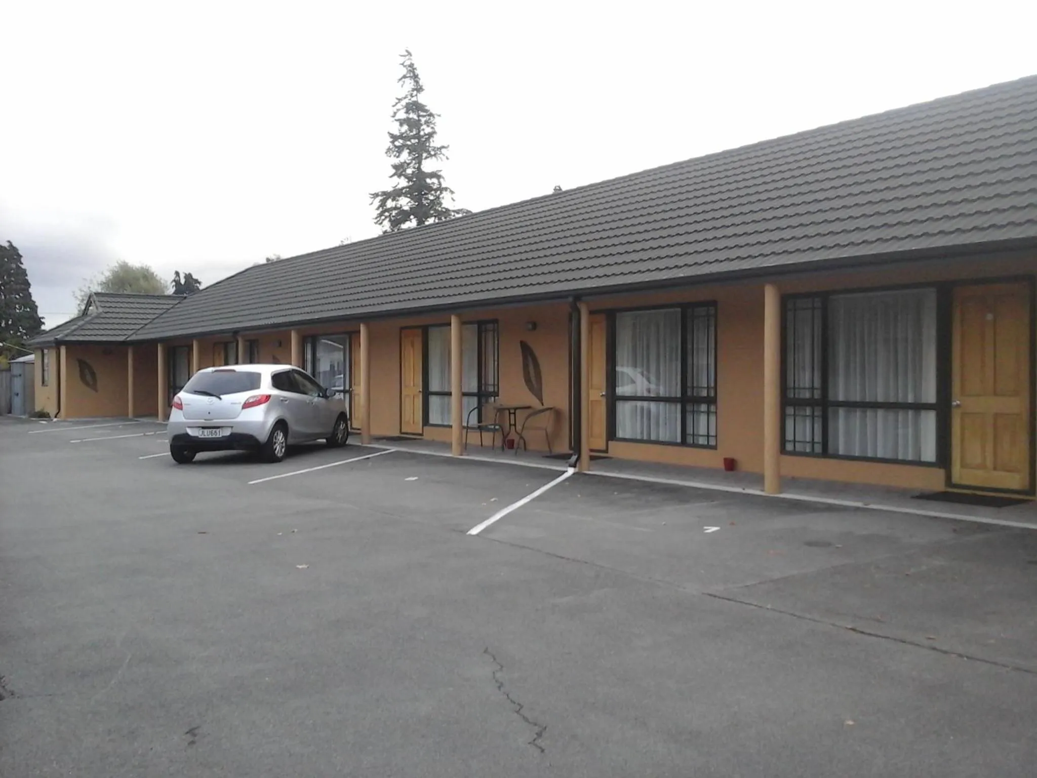 Property building in South Park Motel