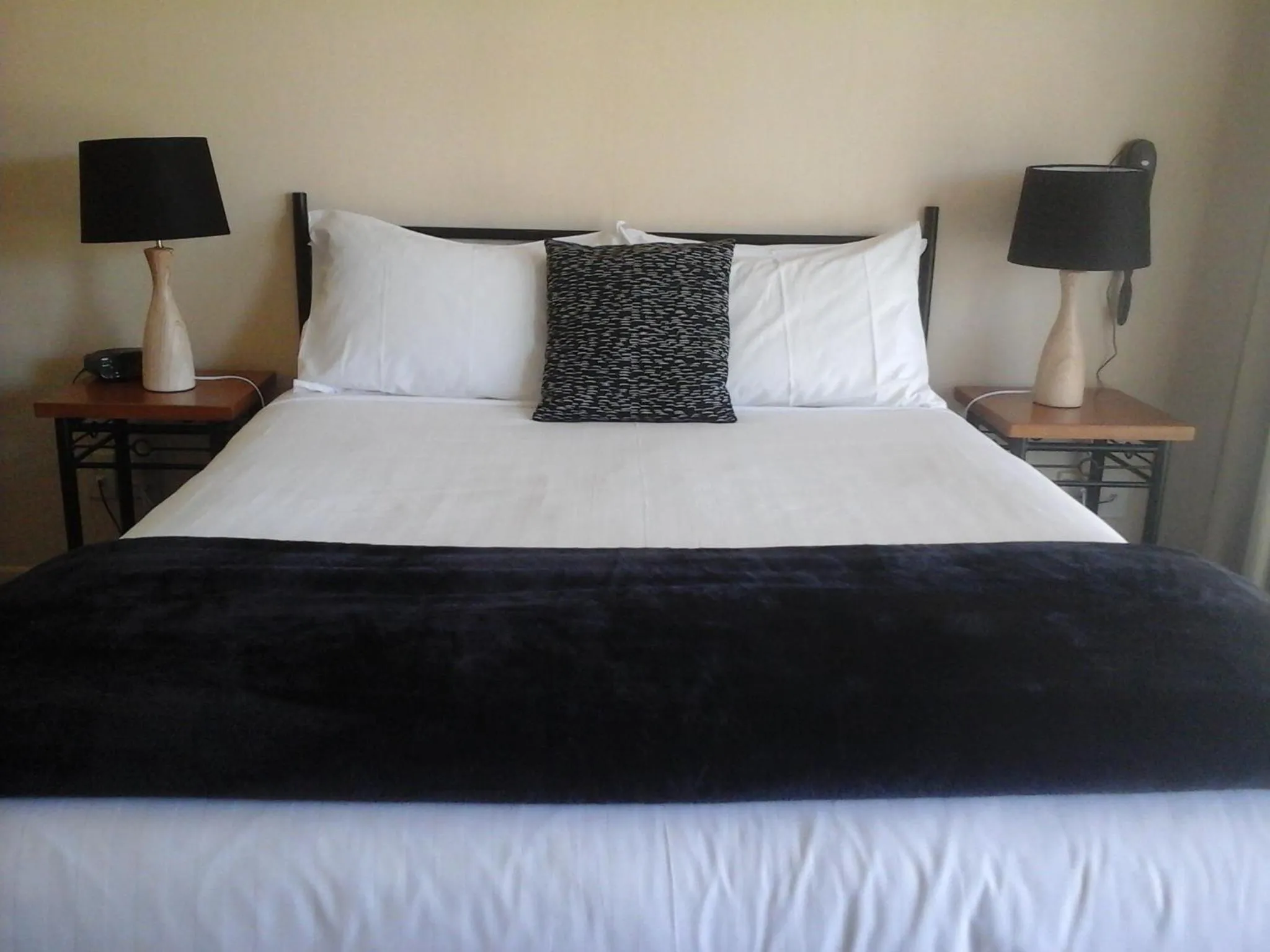 Bed in South Park Motel