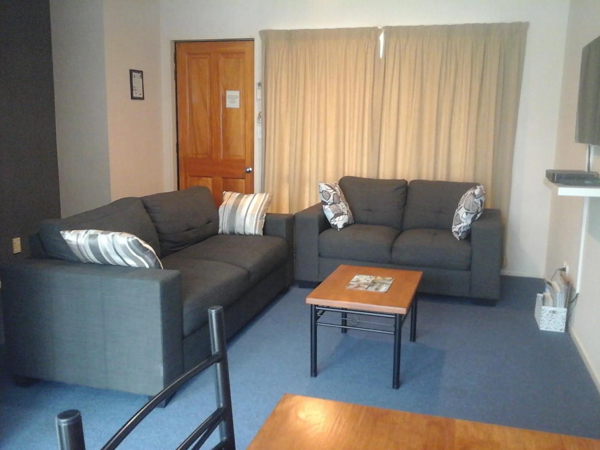 Living room in South Park Motel