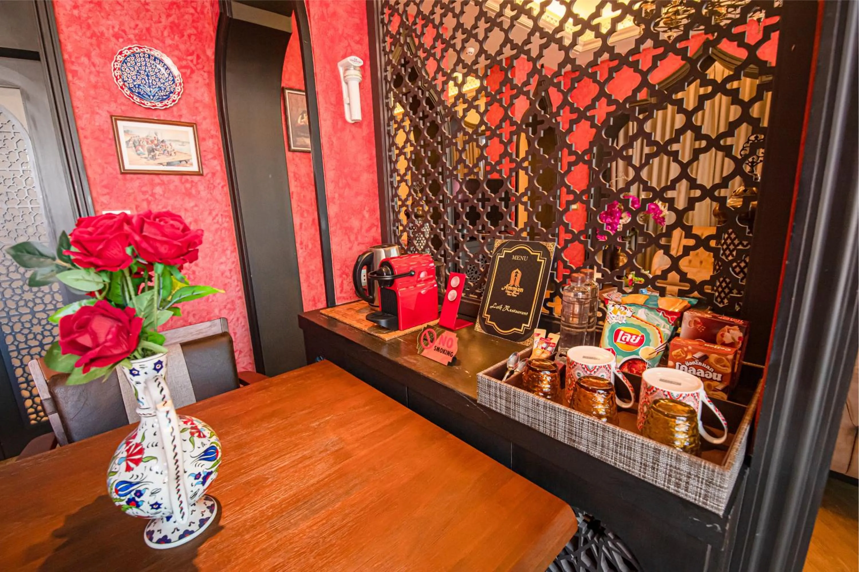 Food and drinks in Amman Unique Hotel