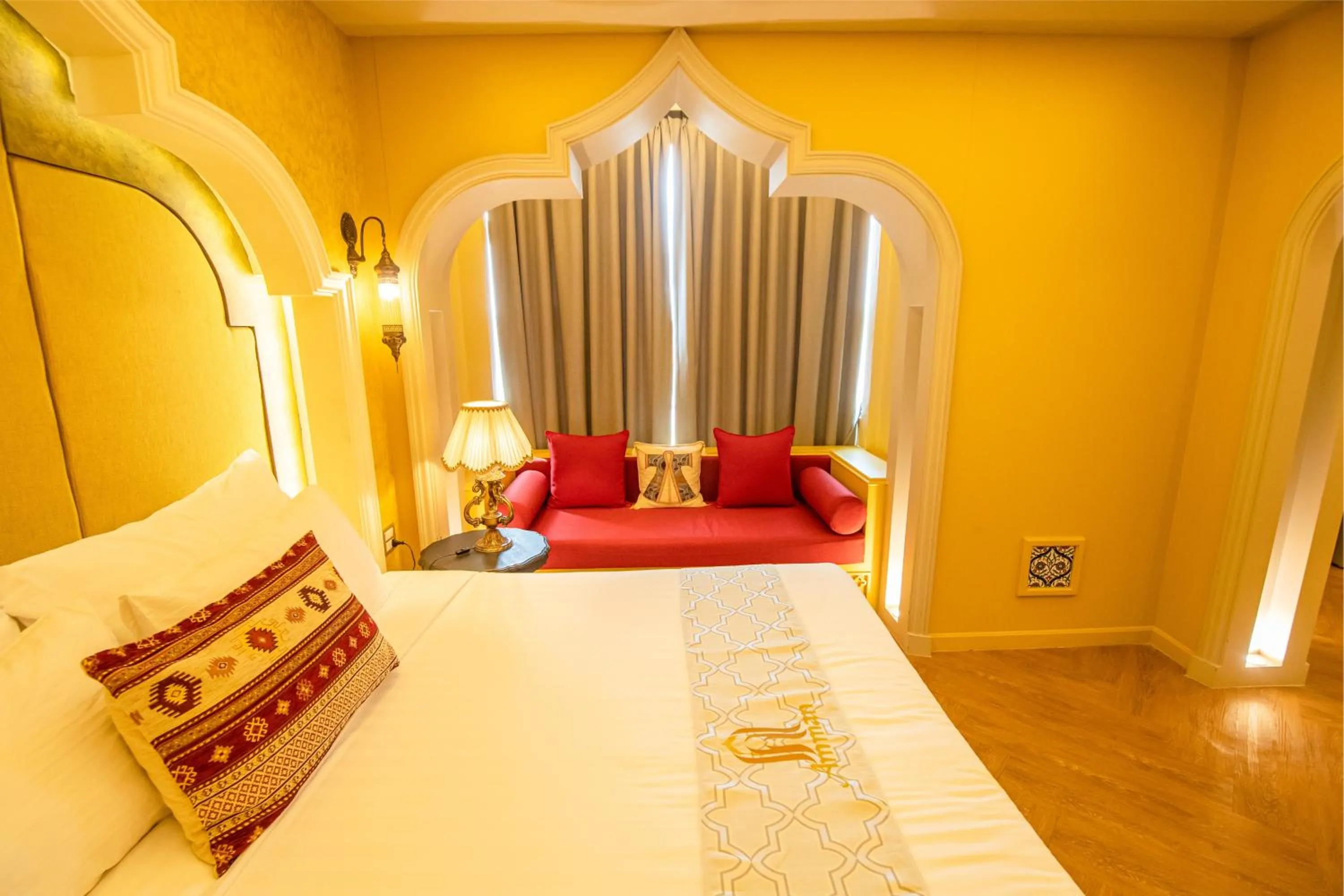 Bedroom, Bed in Amman Unique Hotel