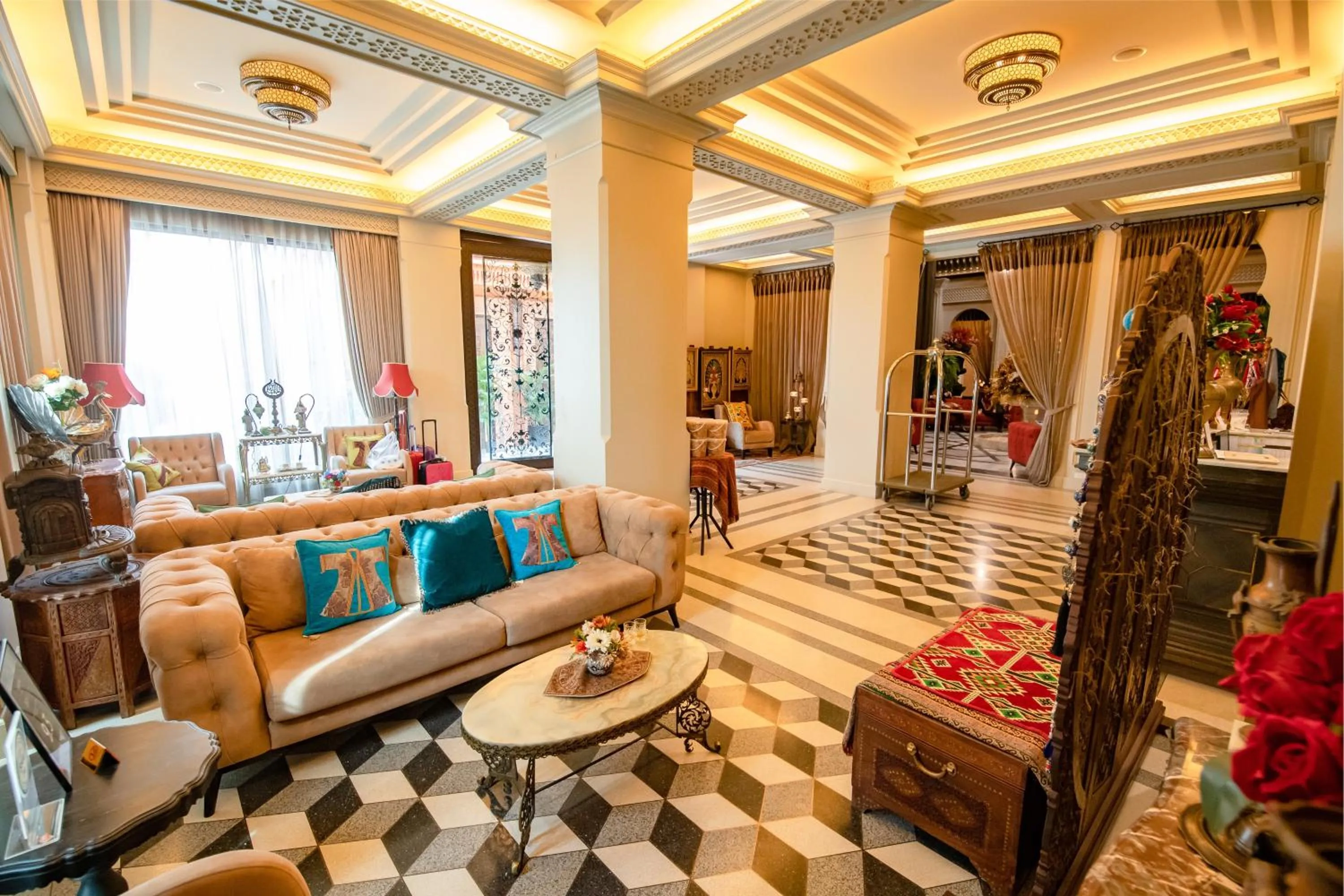 Lobby or reception in Amman Unique Hotel