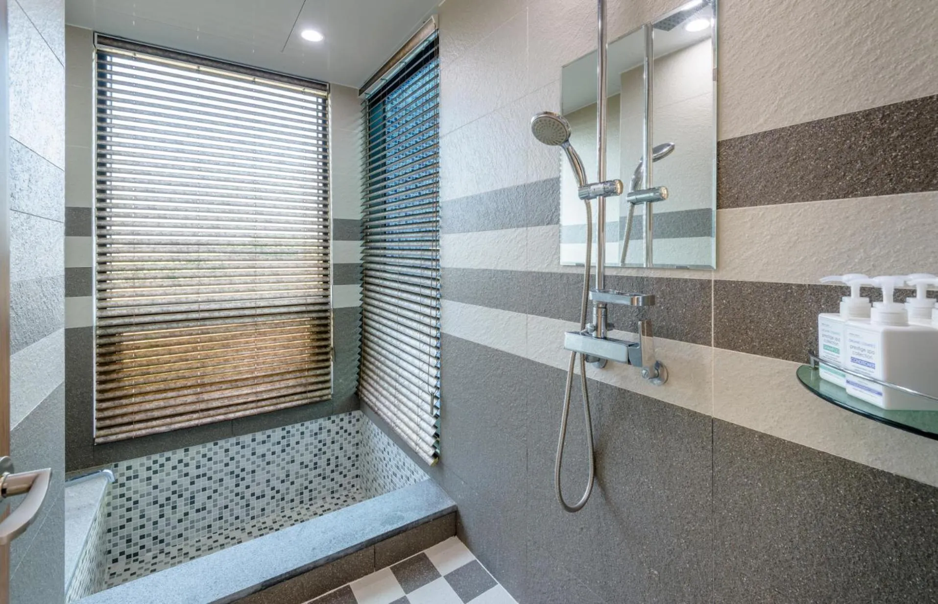 Shower in Eco Green Resort