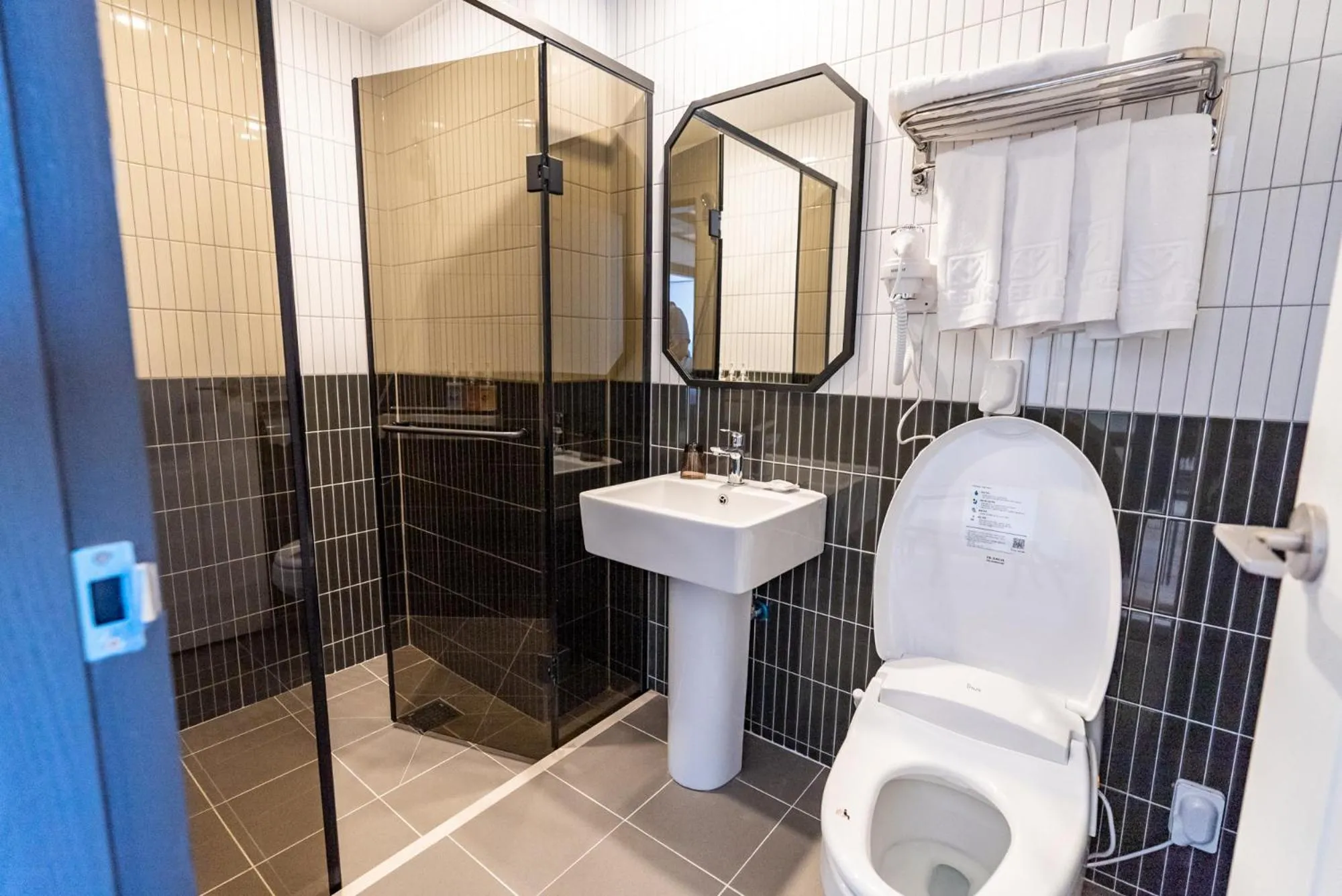 Toilet in Eco Green Resort