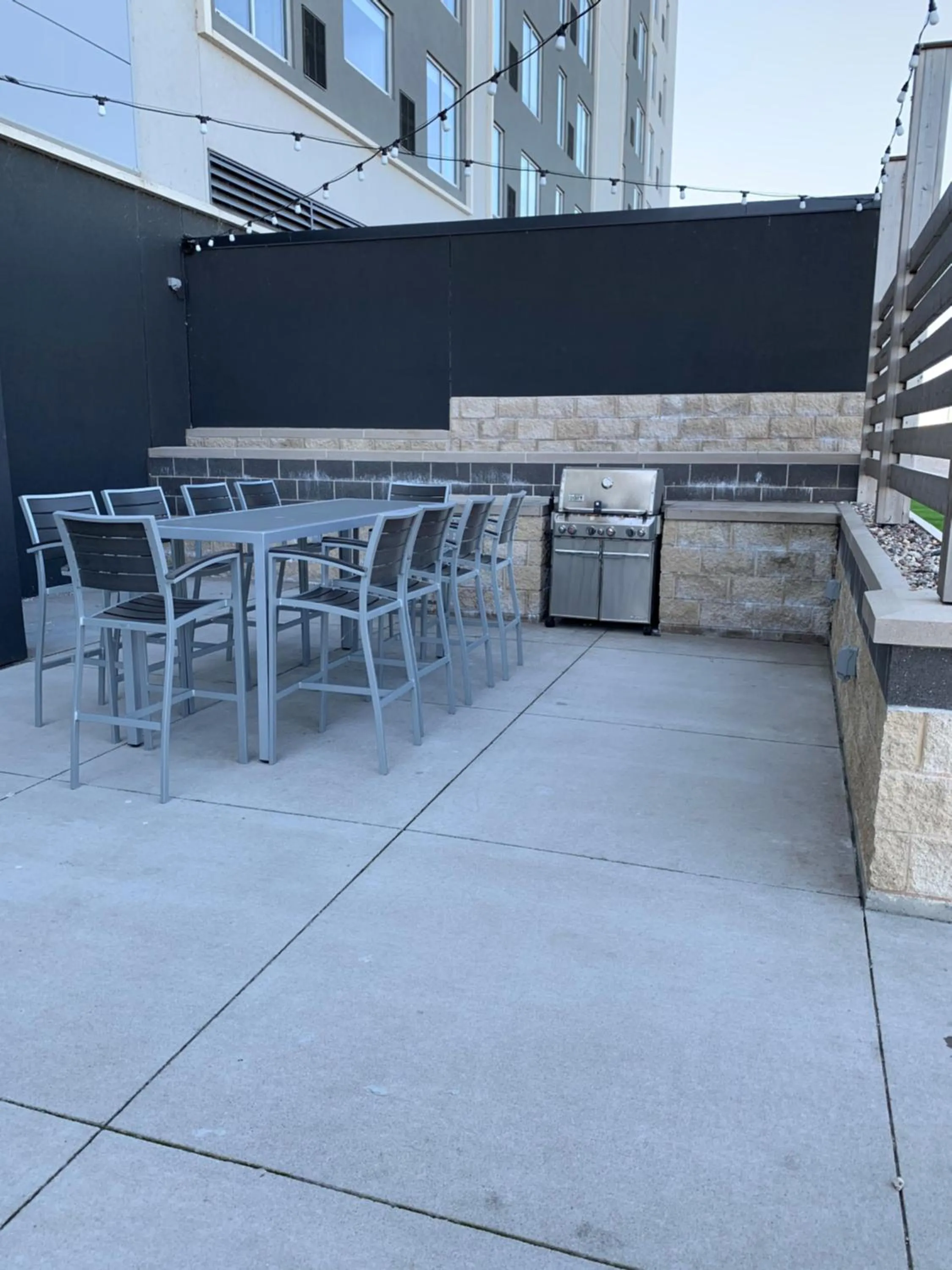 Patio in Hyatt Place East Moline/Quad Cities