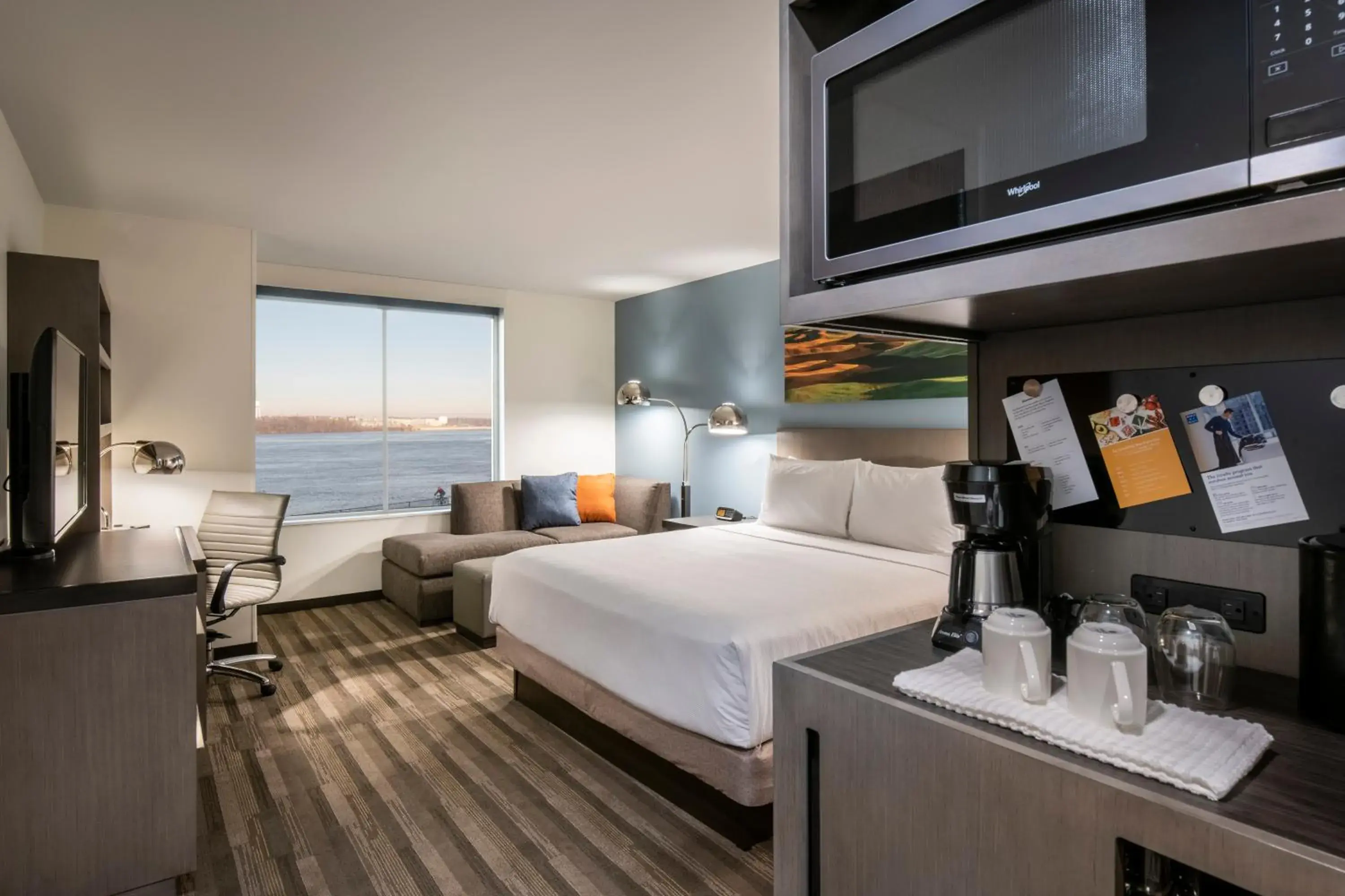 King Room - High Floor in Hyatt House East Moline/Quad Cities King Room - High Floor in Hyatt House East Moline/Quad Cities