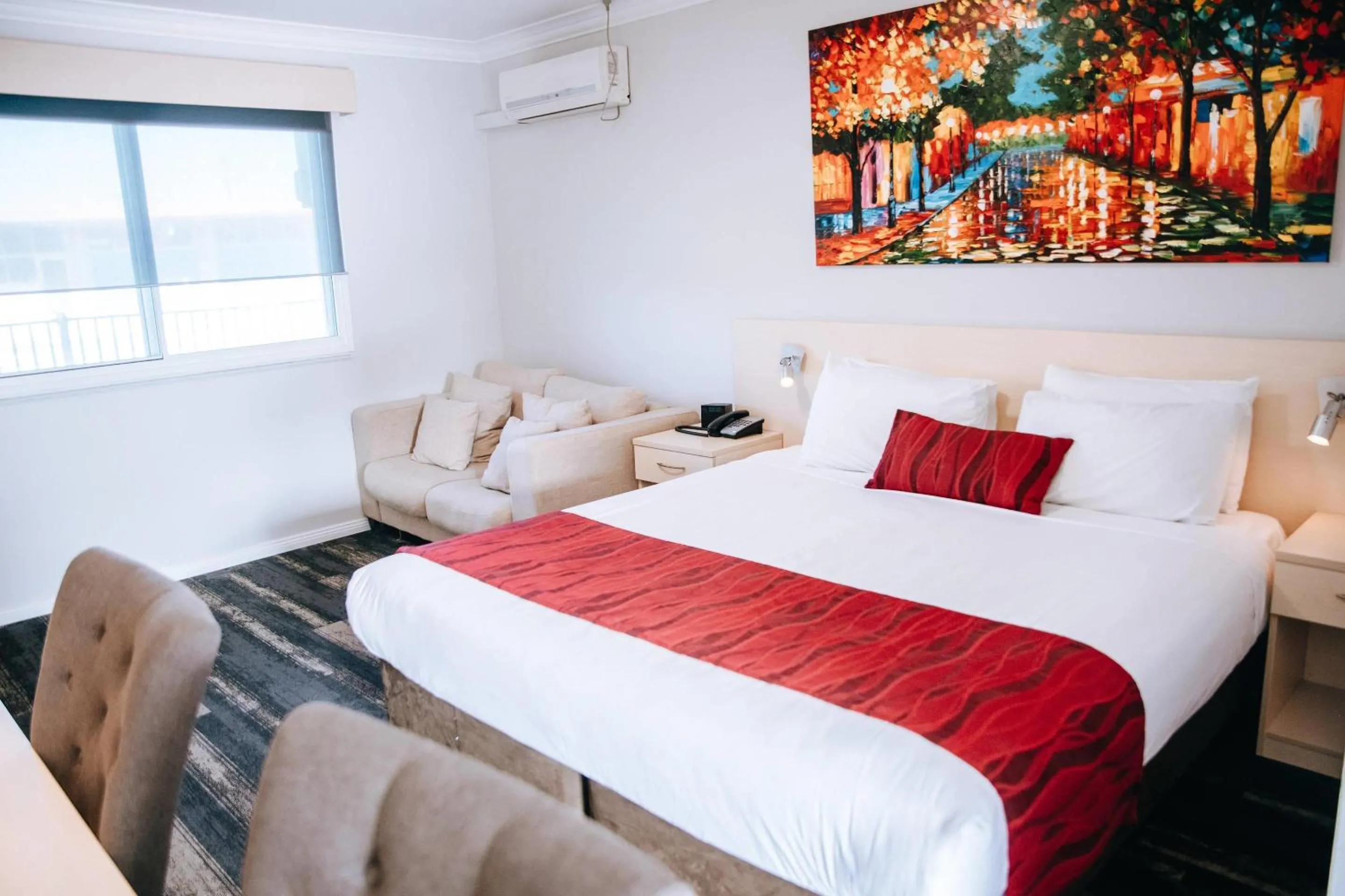 Bedroom, Bed in Comfort Inn Moree