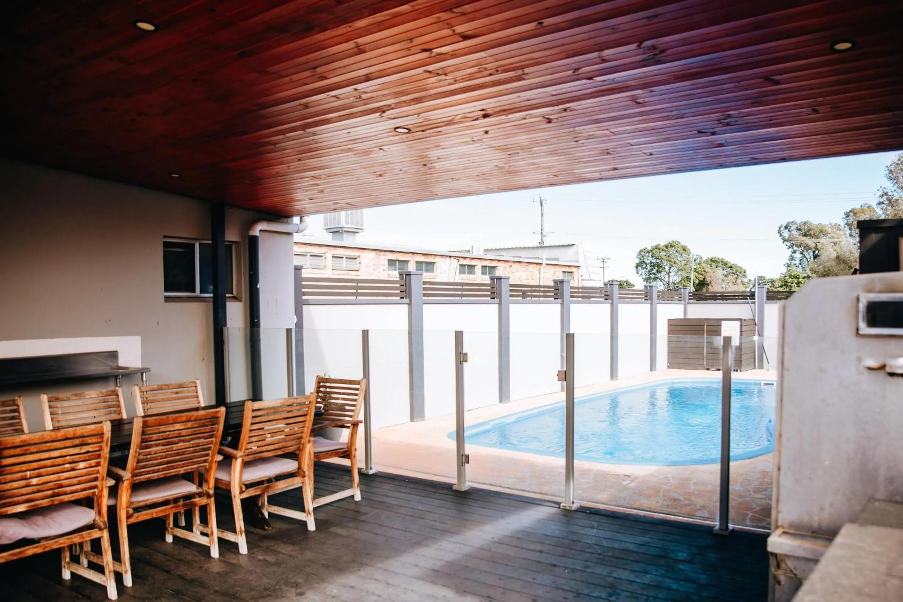 Swimming pool in Comfort Inn Moree