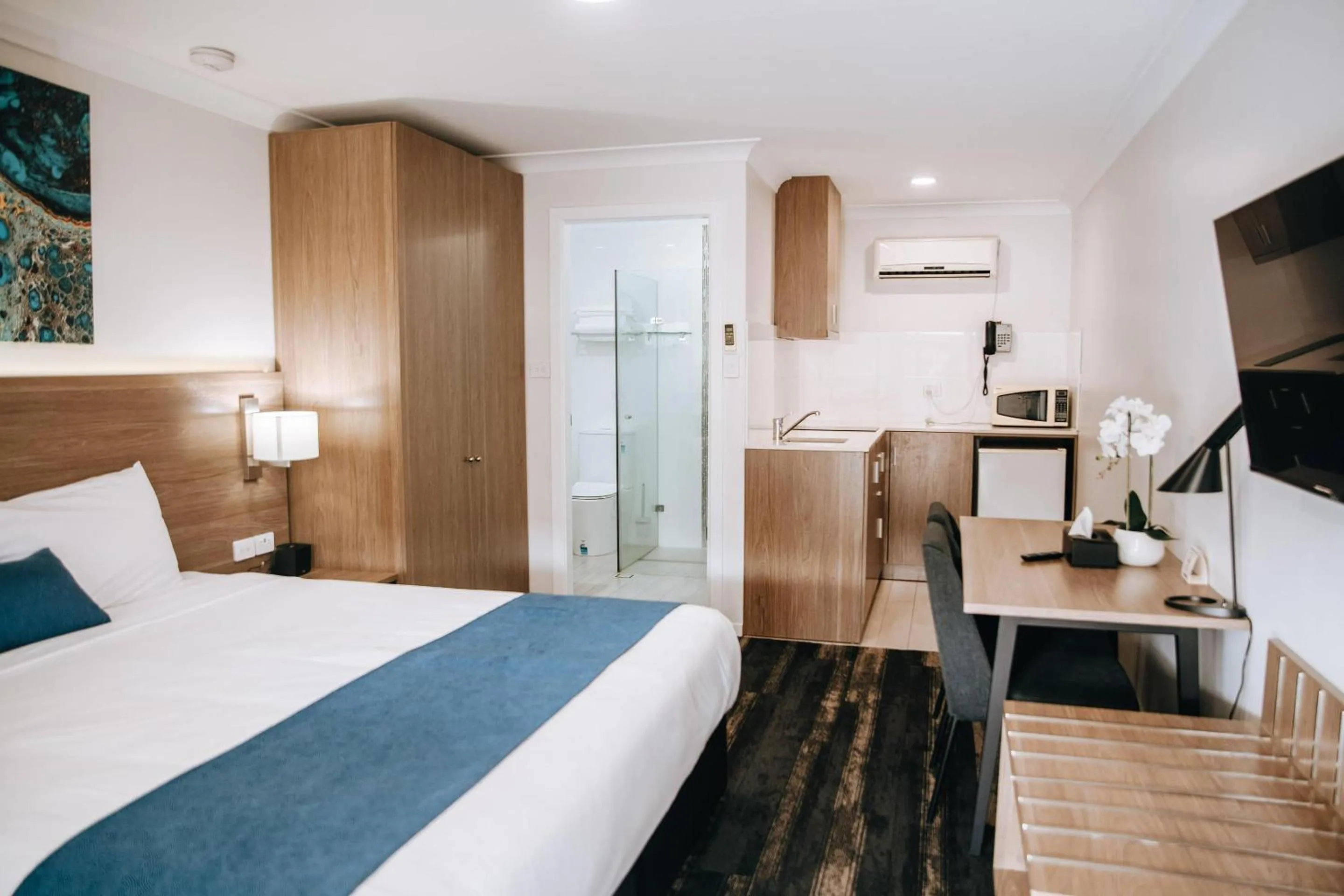 Bedroom, Bed in Comfort Inn Moree