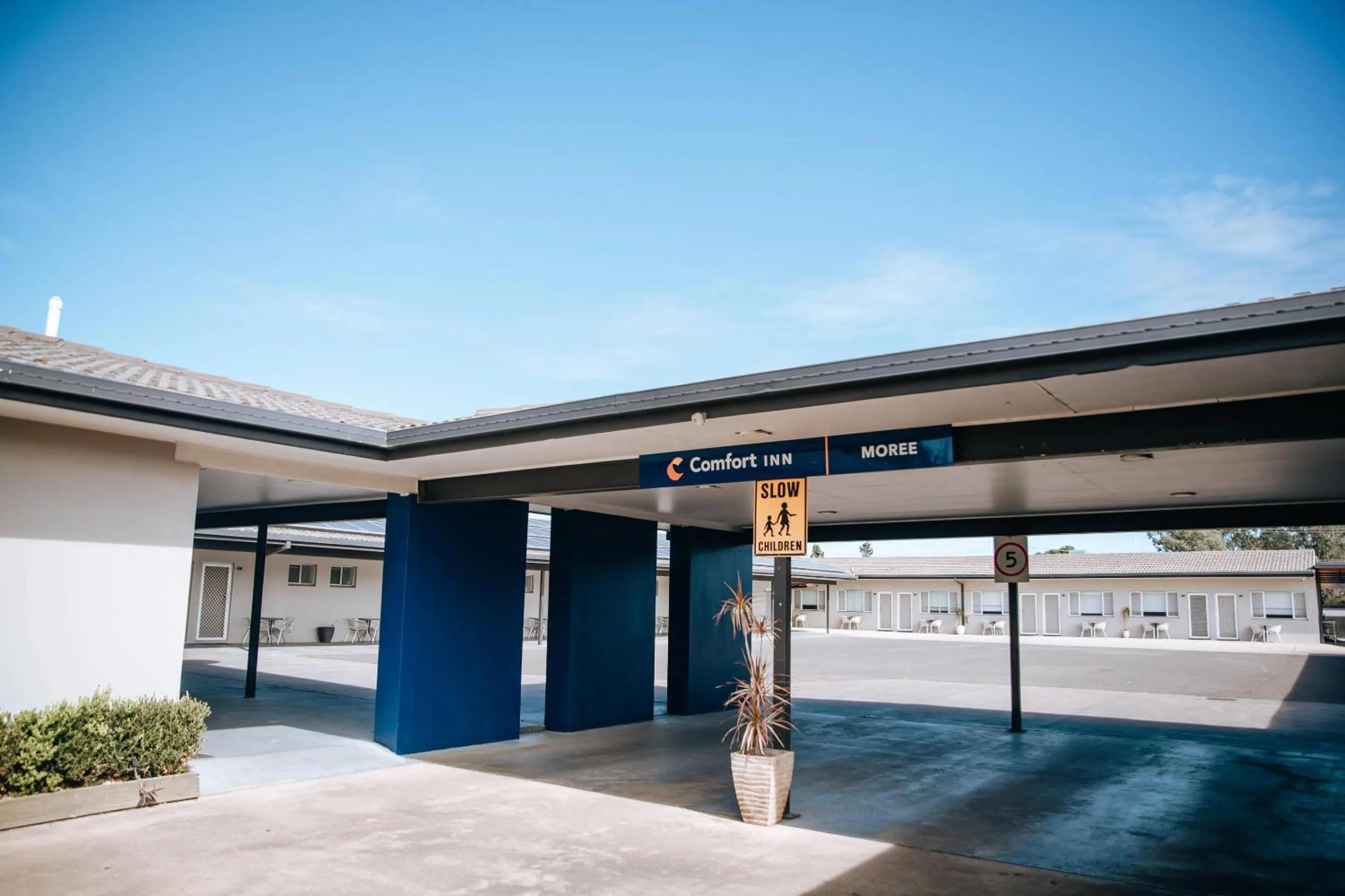 Property building in Comfort Inn Moree