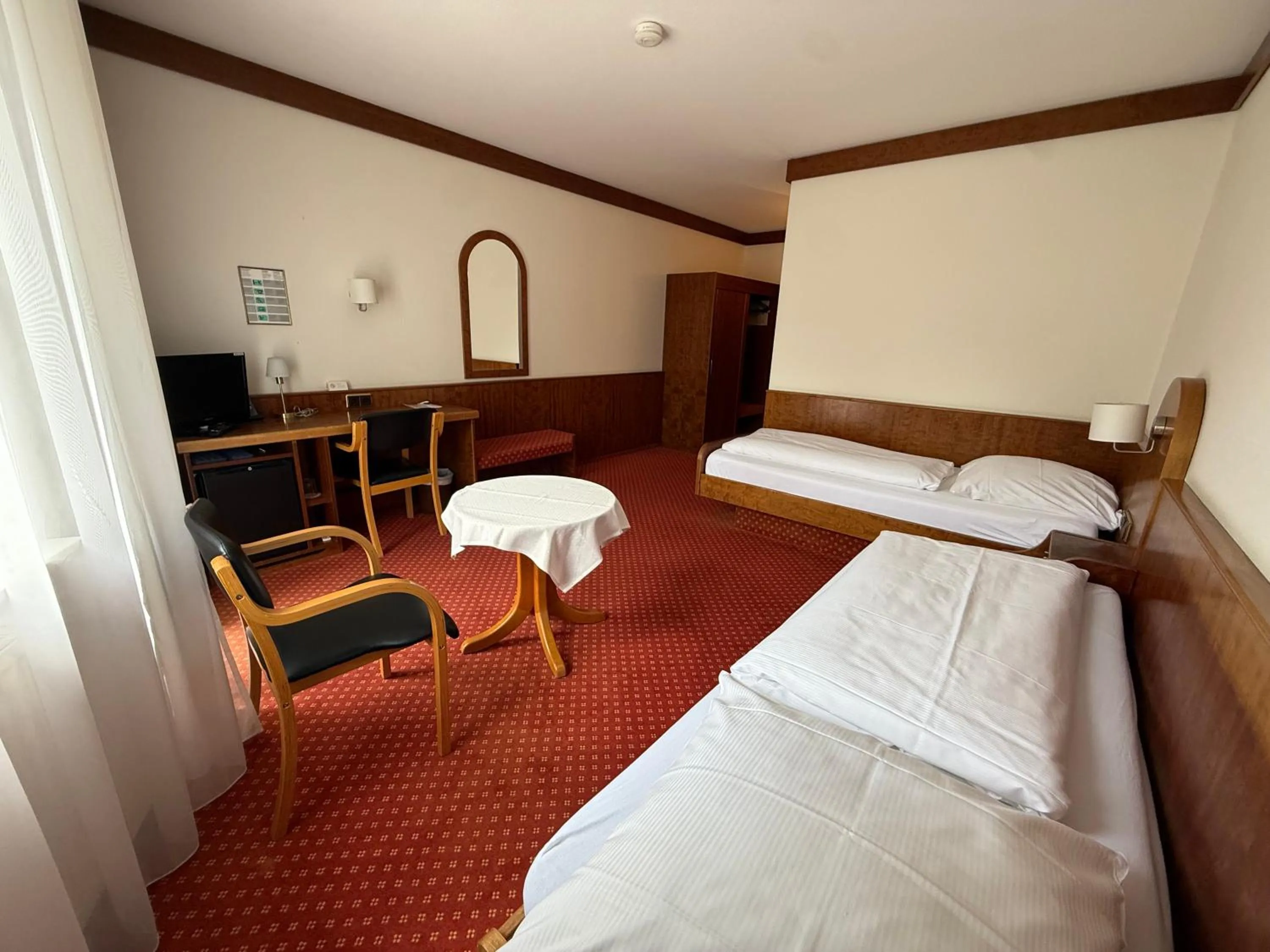 Photo of the whole room, Bed in Hotel Post Viernheim