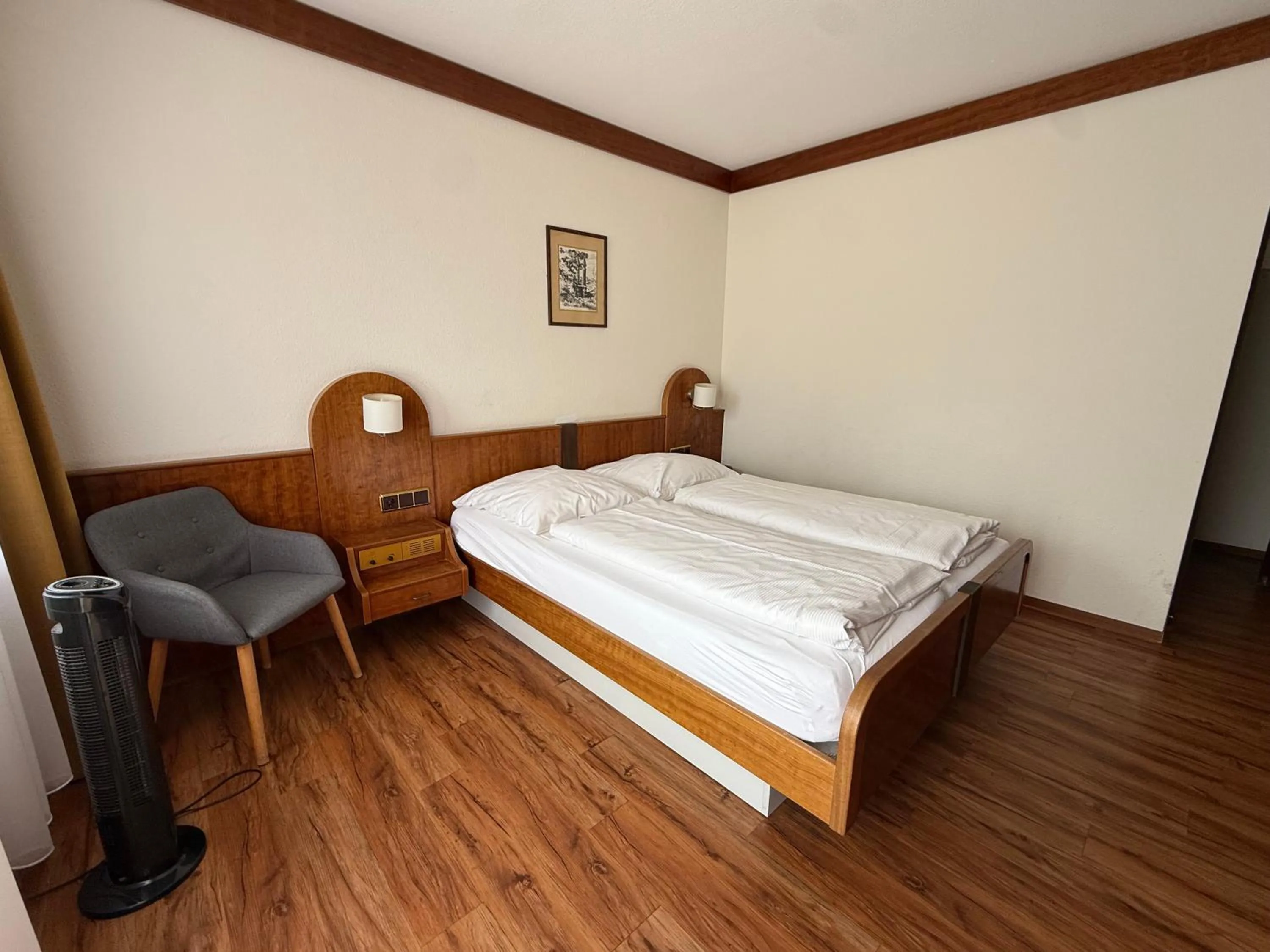 Photo of the whole room, Bed in Hotel Post Viernheim