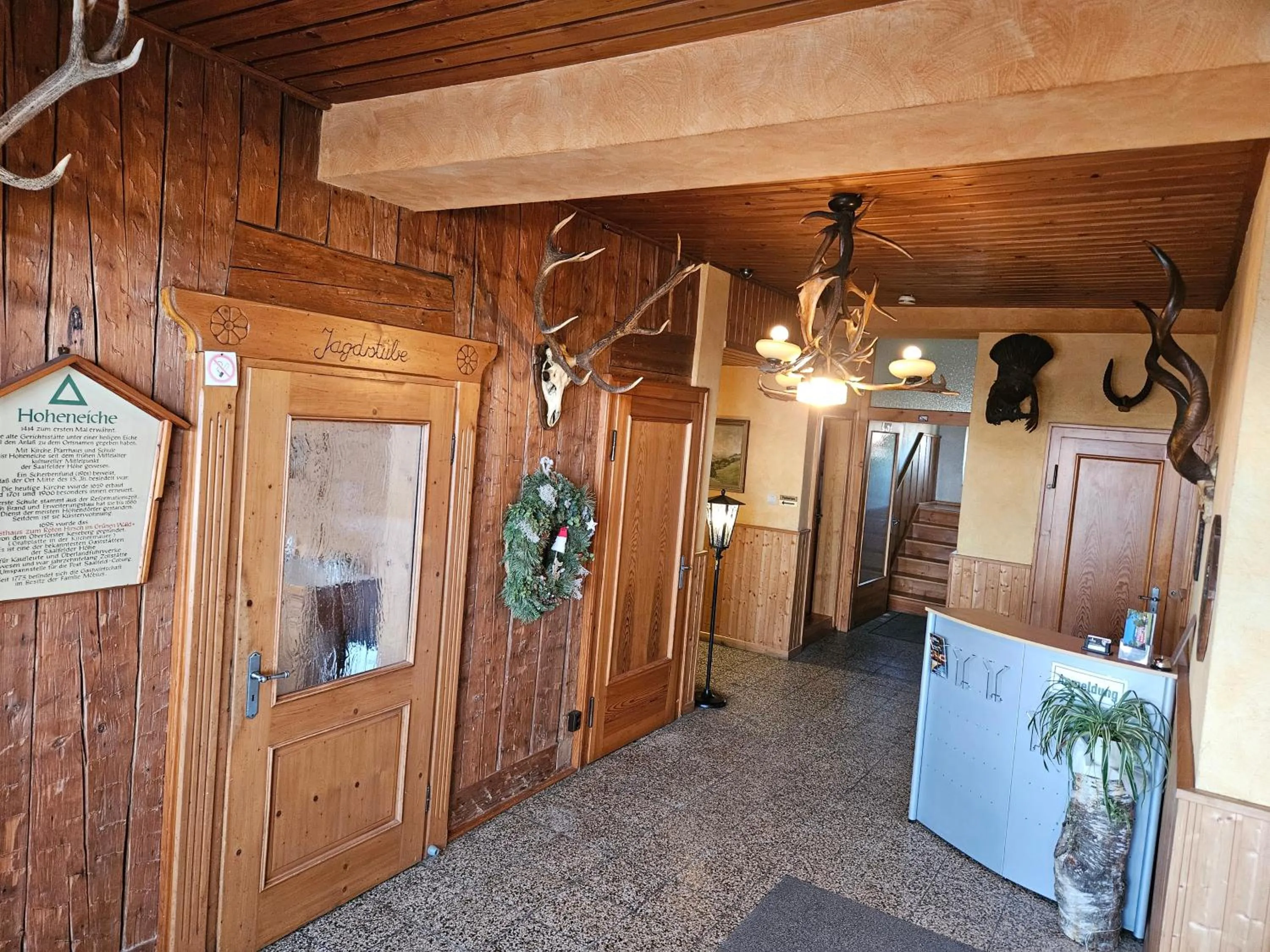 Facade/entrance in Zum Roten Hirsch im Grünen Wald