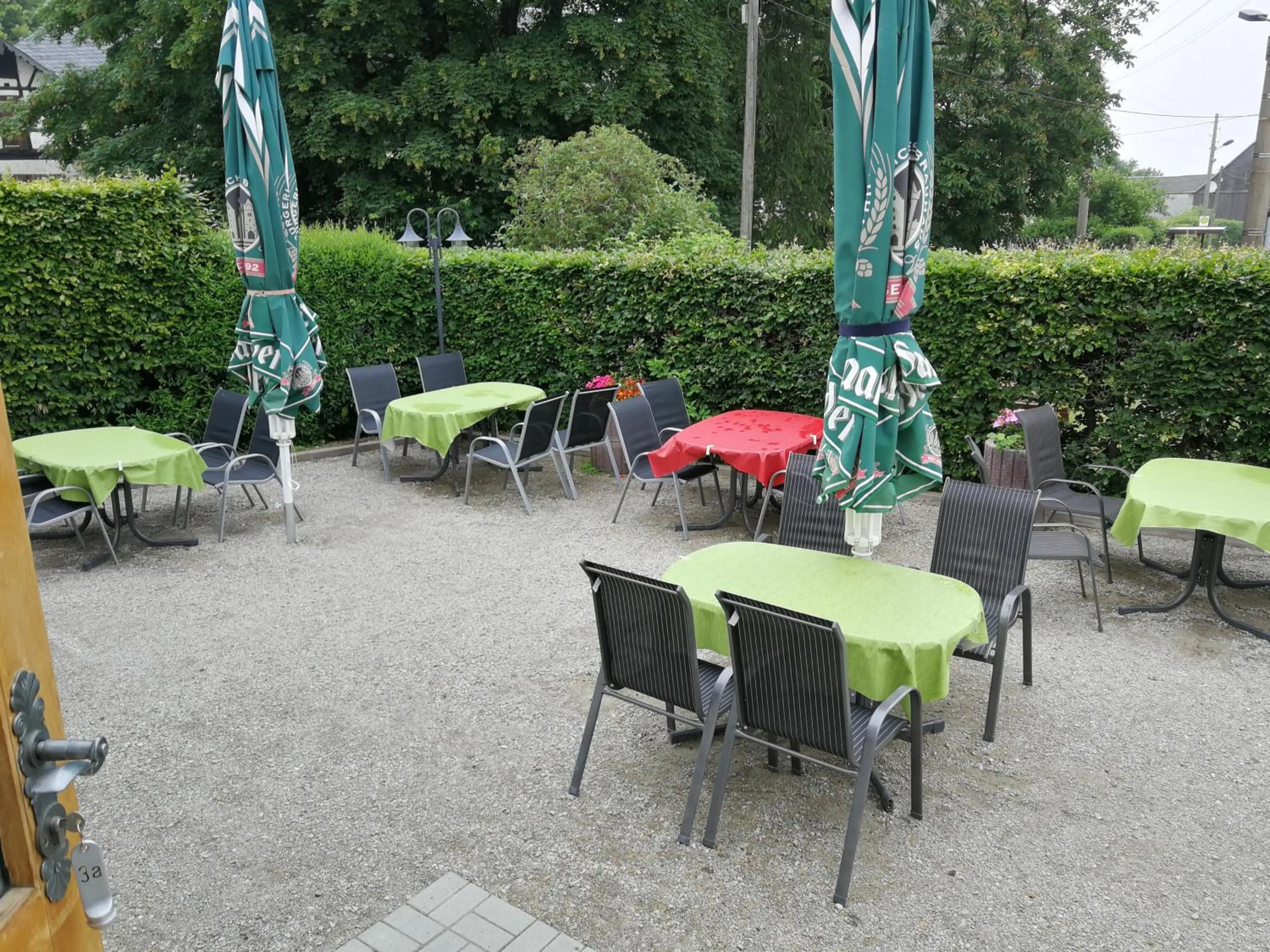 Restaurant/places to eat in Zum Roten Hirsch im Grünen Wald