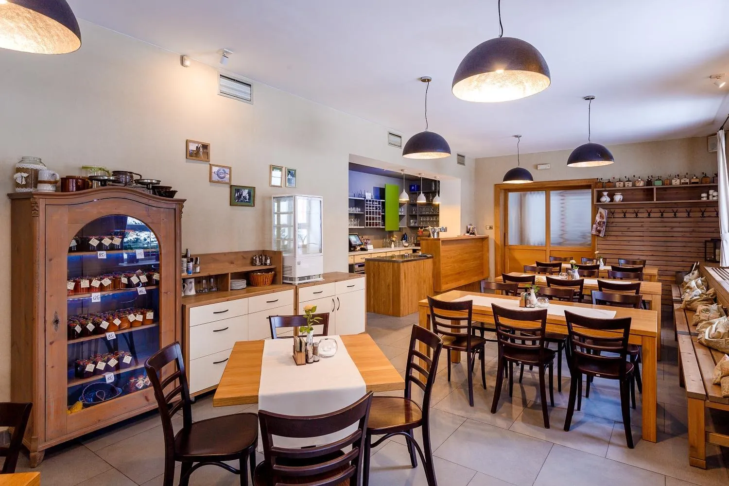 Restaurant/places to eat in Hotel Jitřenka