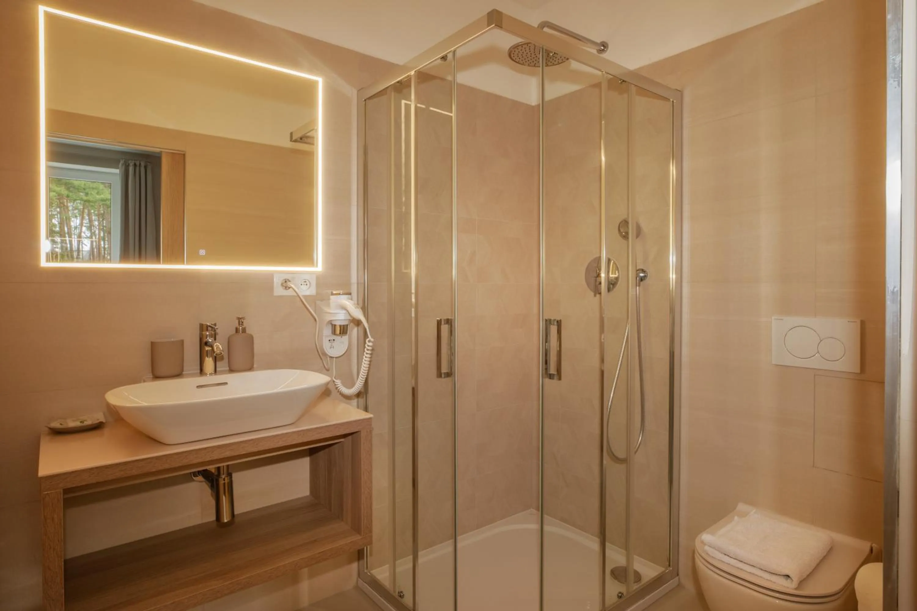 Shower in Hotel Jitřenka