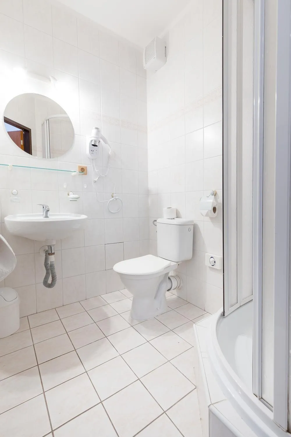 Shower in Hotel Jitřenka