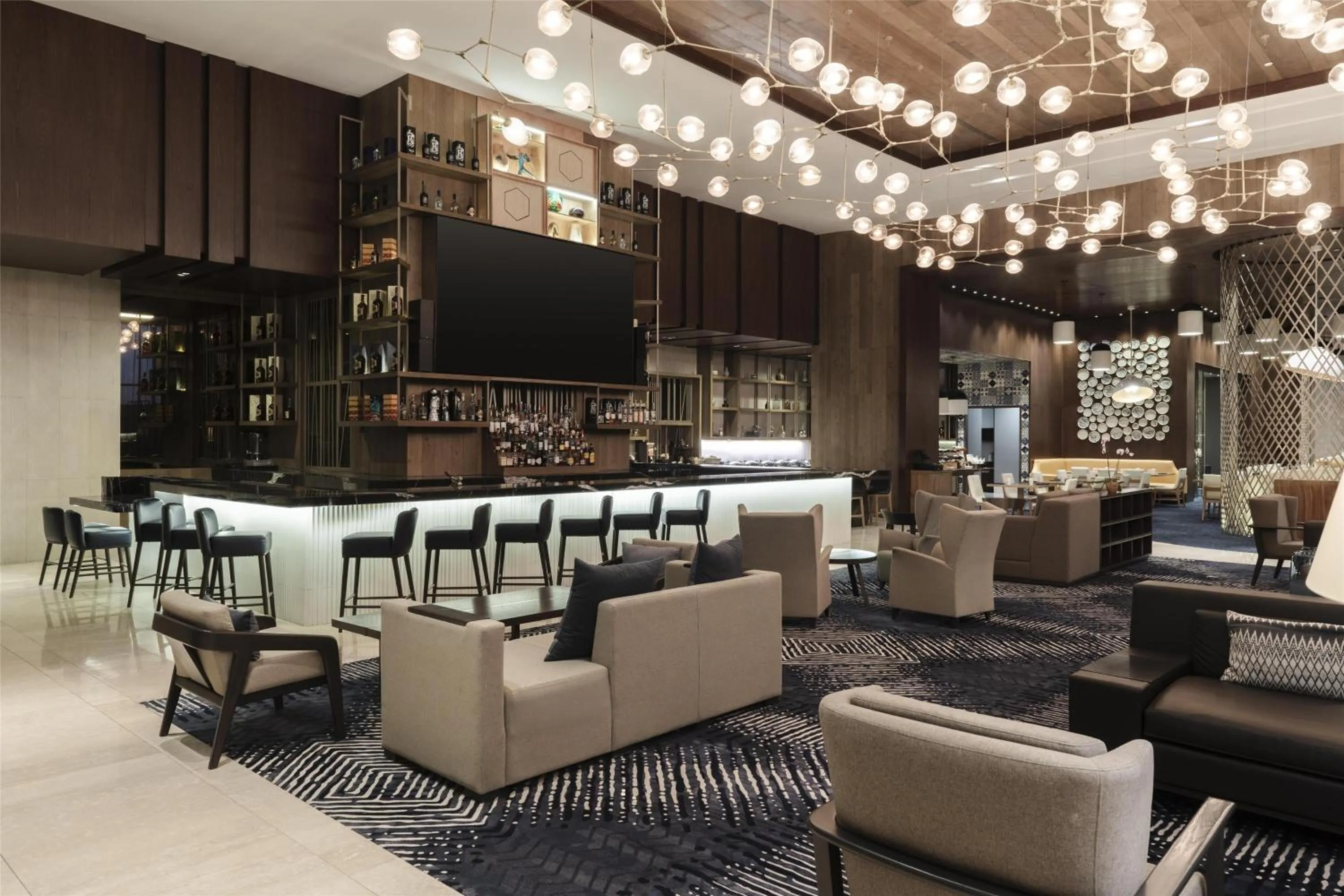 Lounge or bar in Hilton Guadalajara Midtown