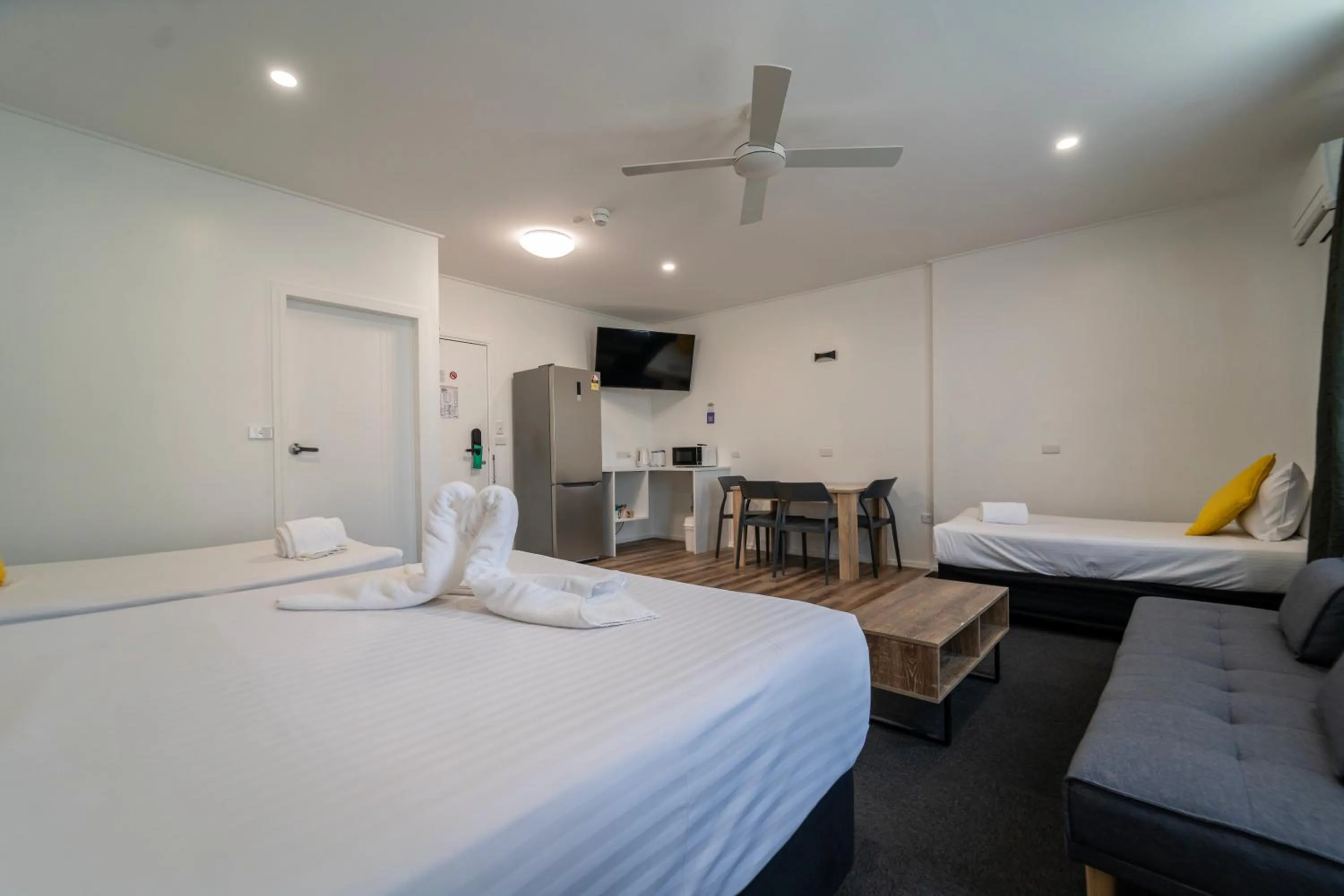 Bedroom, Bed in Nowra Motor Inn