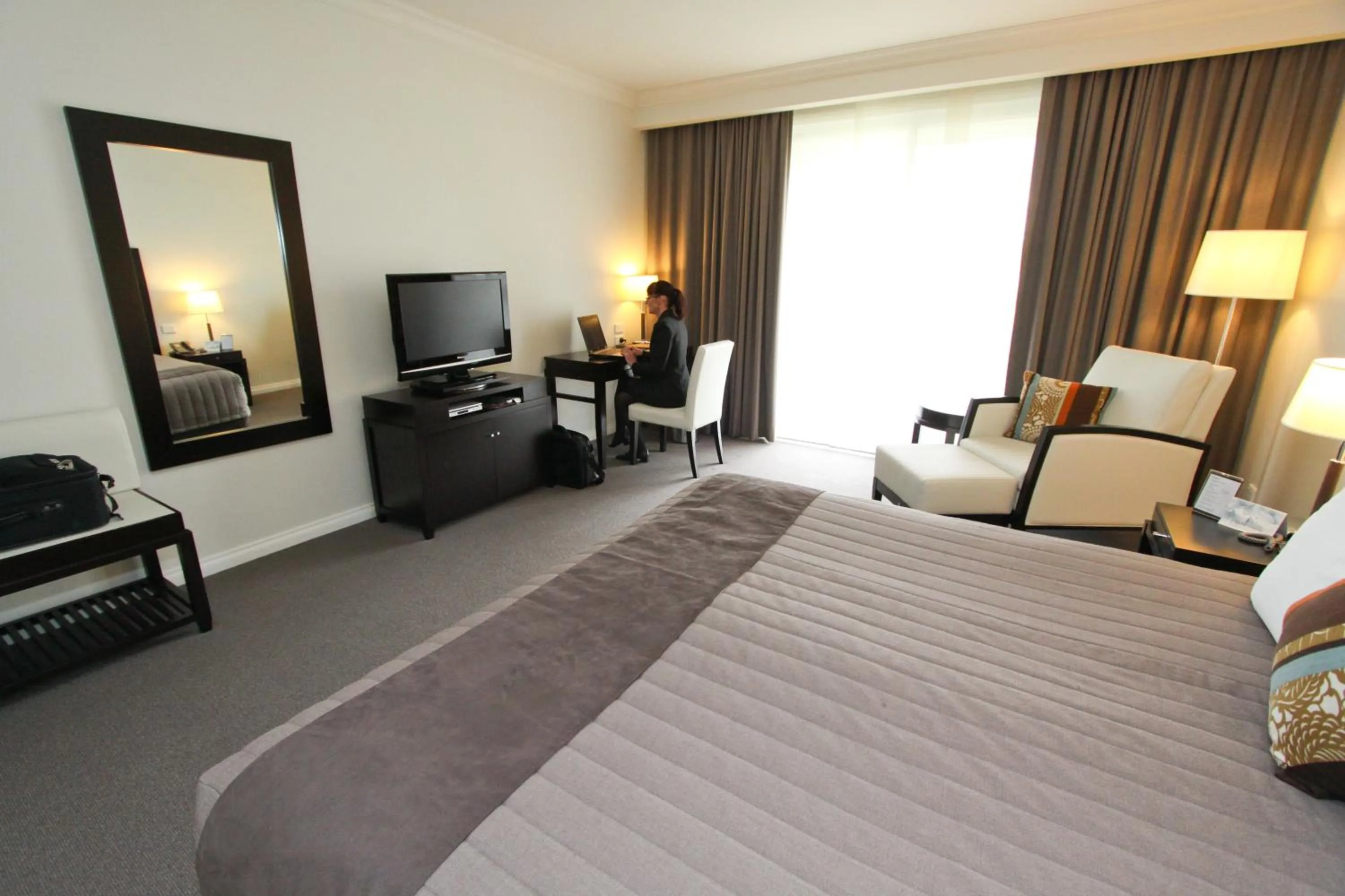 TV and multimedia, Bed in Century Inn