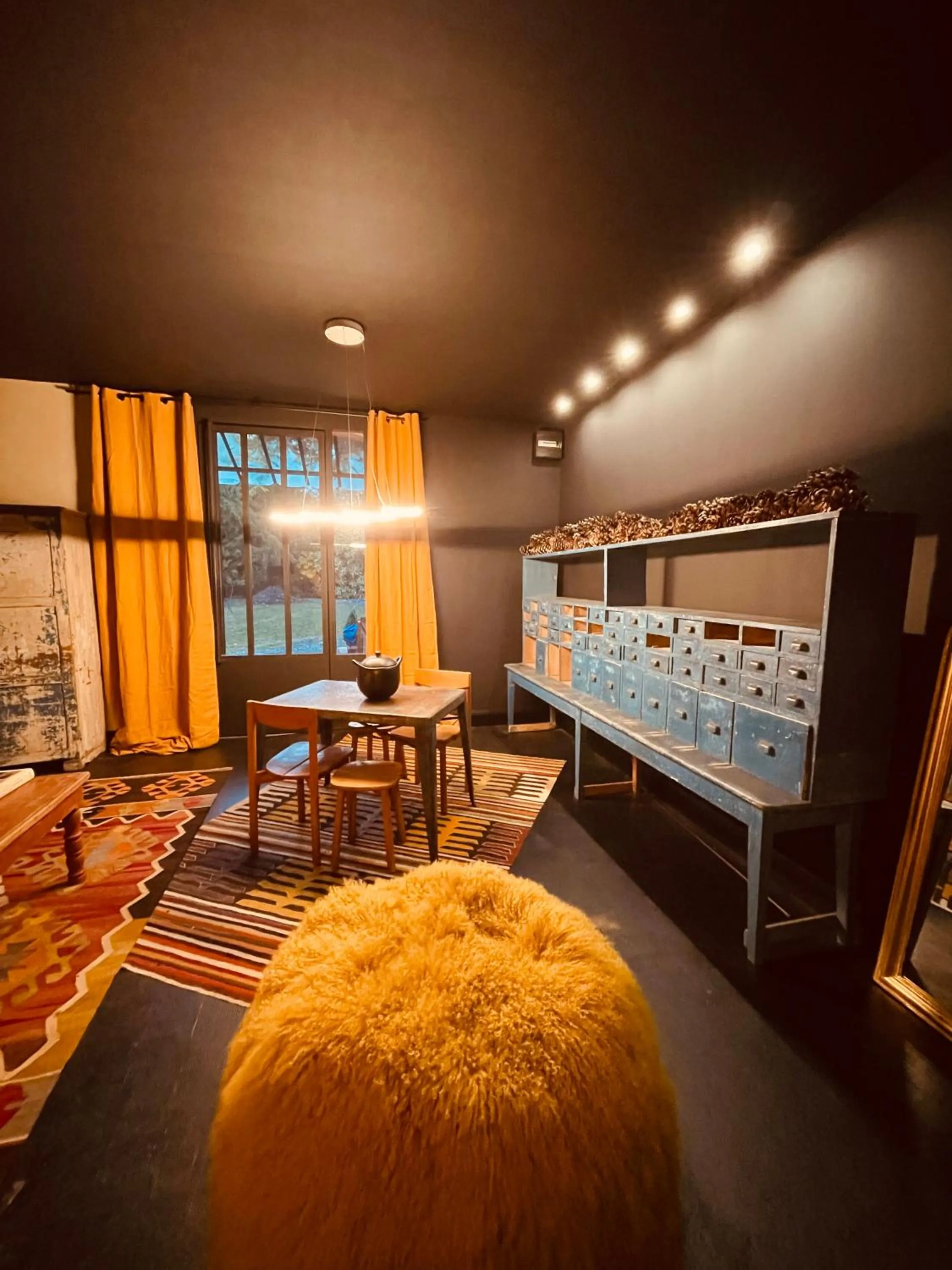 Seating area in La Villa 1901