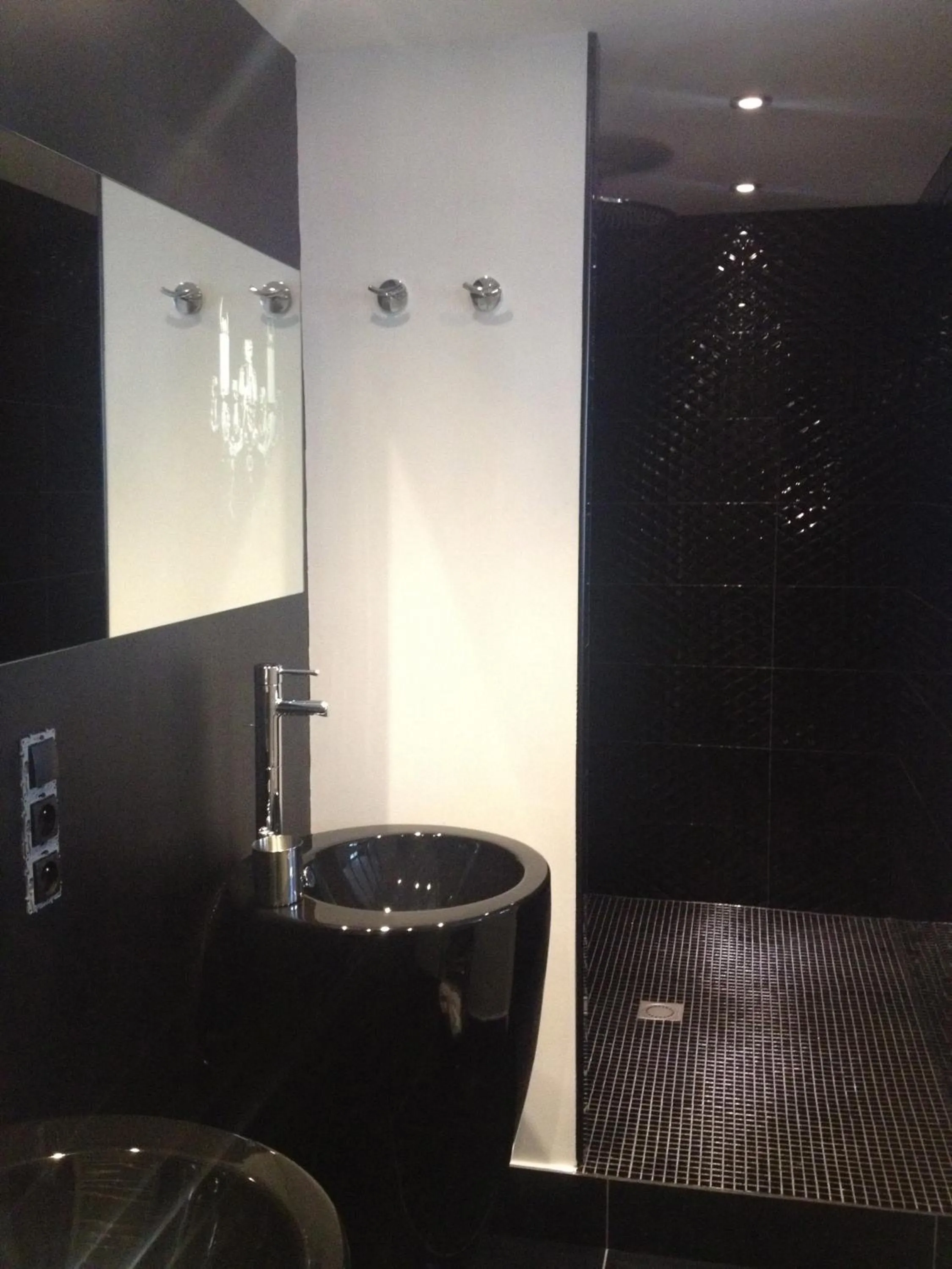 Bathroom in La Villa 1901