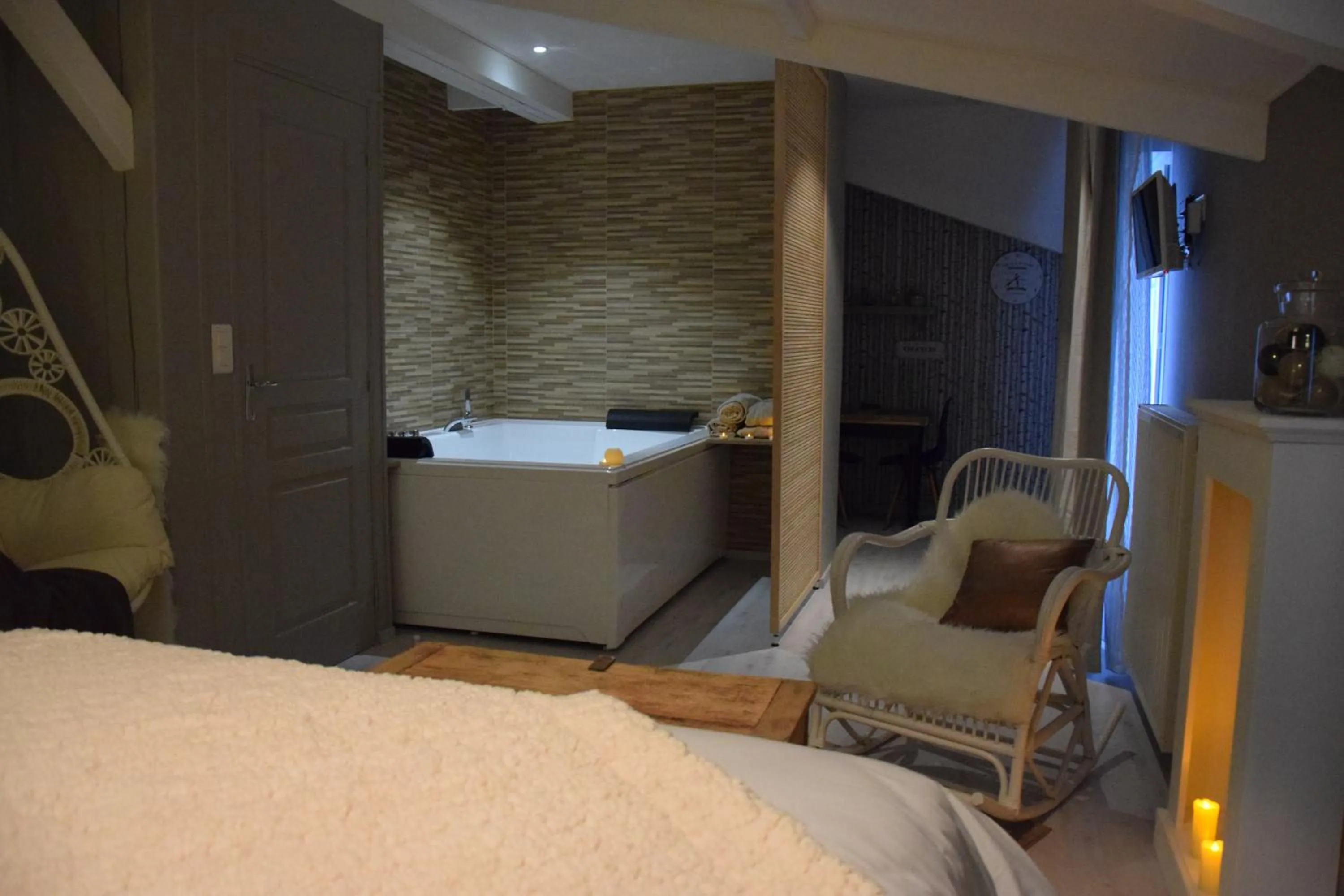 Photo of the whole room, Bed in Les Portes Du Hable