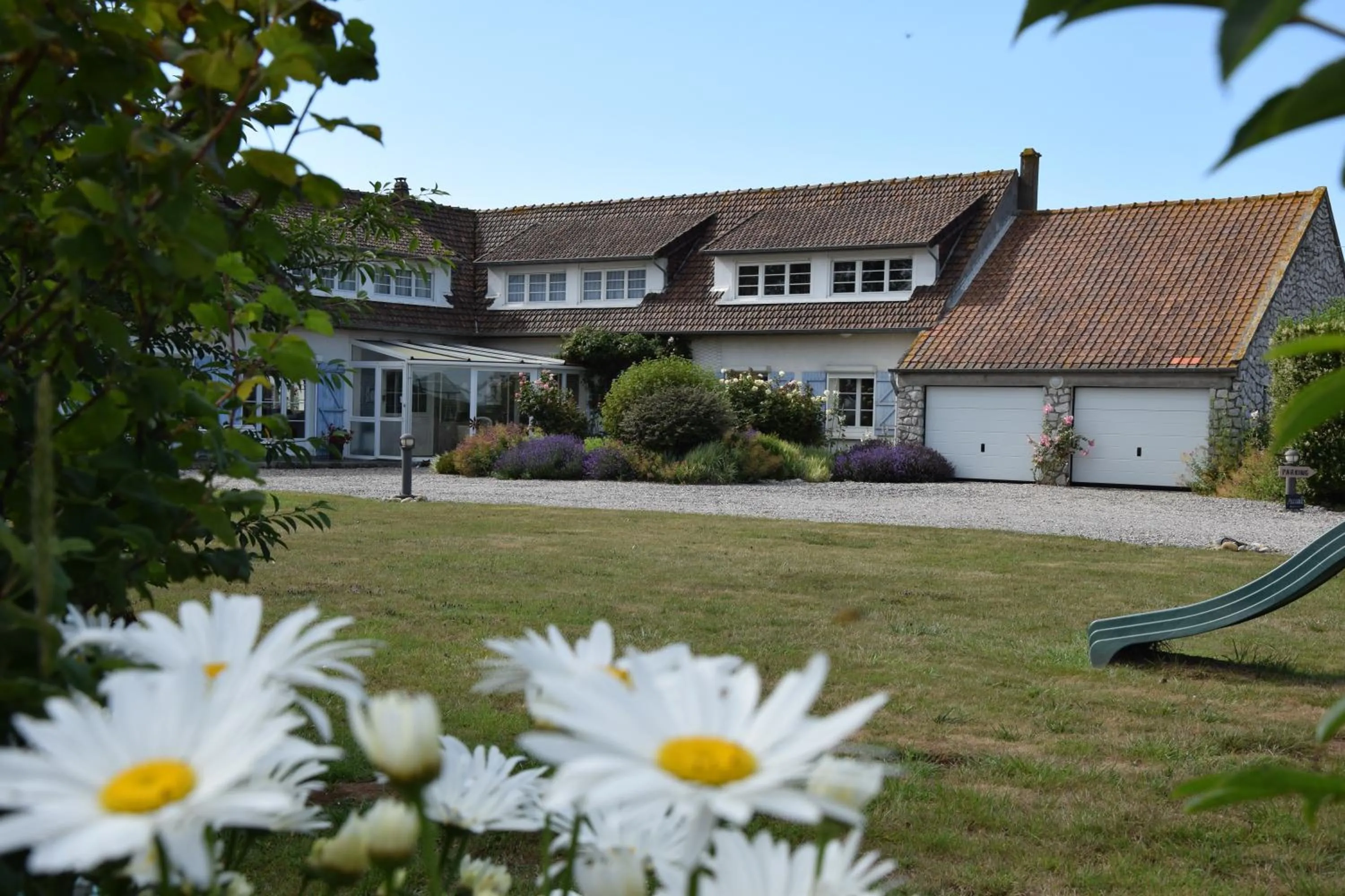 Facade/entrance in Les Portes Du Hable